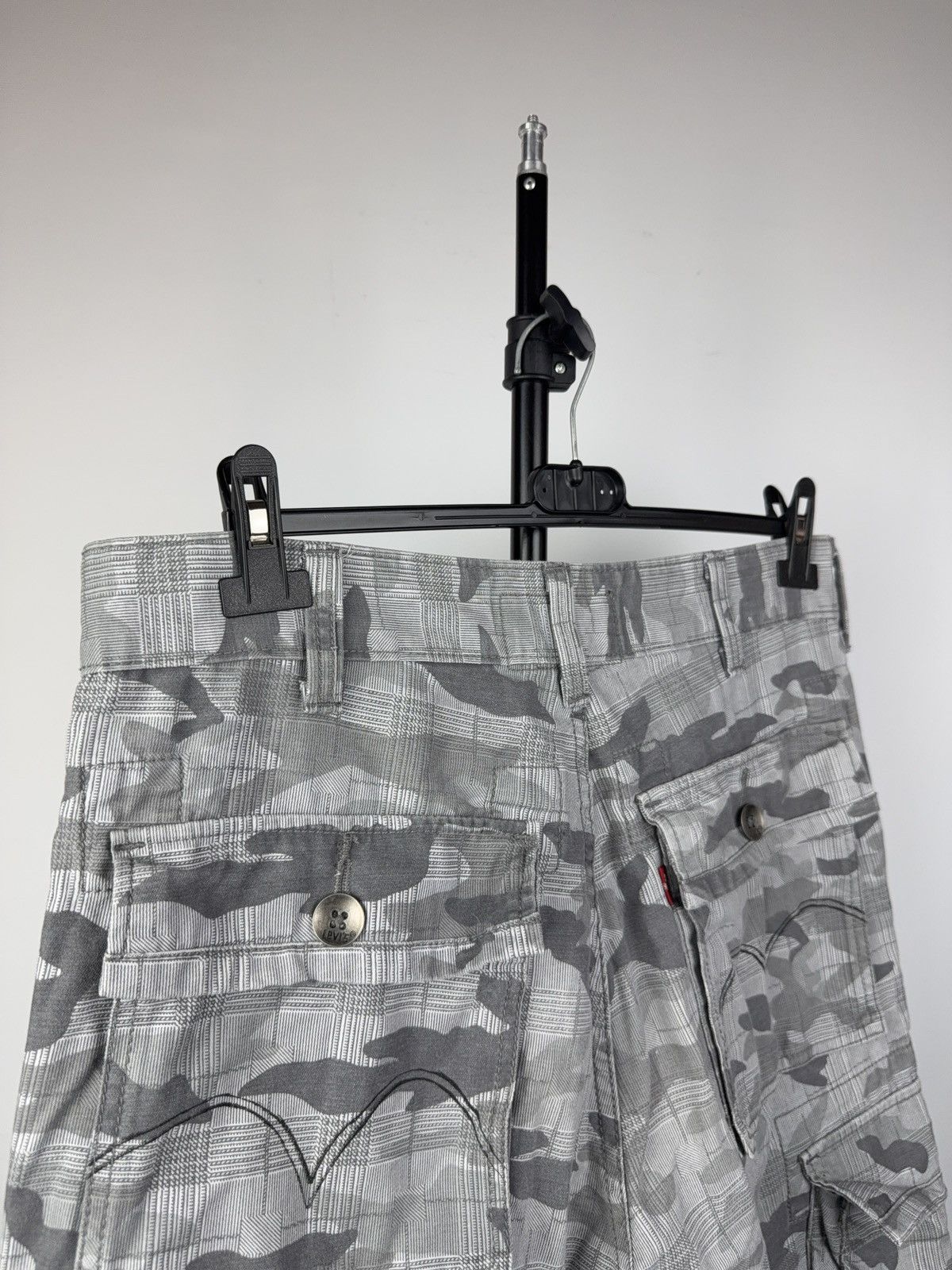 Levi's Retro 00s Levi’s Cargo Shorts Millitary Camo Plaid Utility Size US 34 / EU 50 - 10 Thumbnail