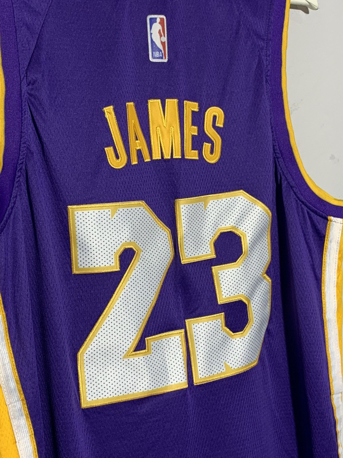NBA #23 James Lakers Nike Y2k Streetwear NBA Basketball Jersey Size US XL / EU 56 / 4 - 9 Thumbnail