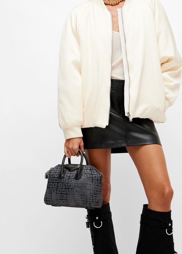 Givenchy o1srvl11e1124 Size: OS/ Antigona Mini Bag in Black Size ONE SIZE - 2 Thumbnail