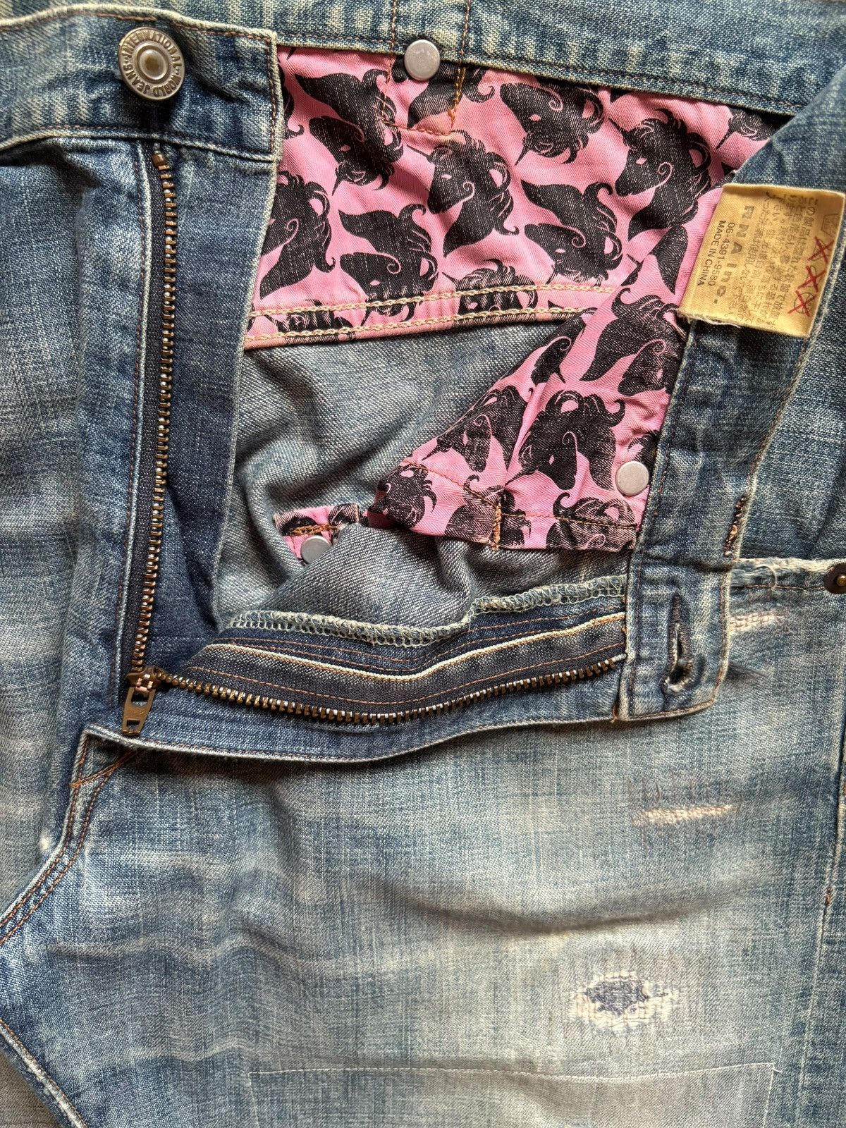 Japanese Brand × KMRii Vintage Rna Inc Buckle Back Faded Wash Distress Patch Jeans Size US 31 - 9 Thumbnail