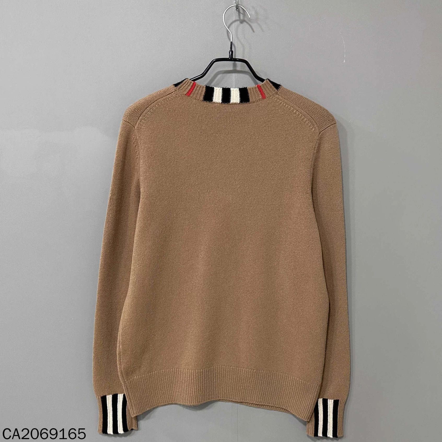 Burberry Burberry camel cashmere striped collar t-neck sweater S Size S / US 4 / IT 40 - 3 Thumbnail
