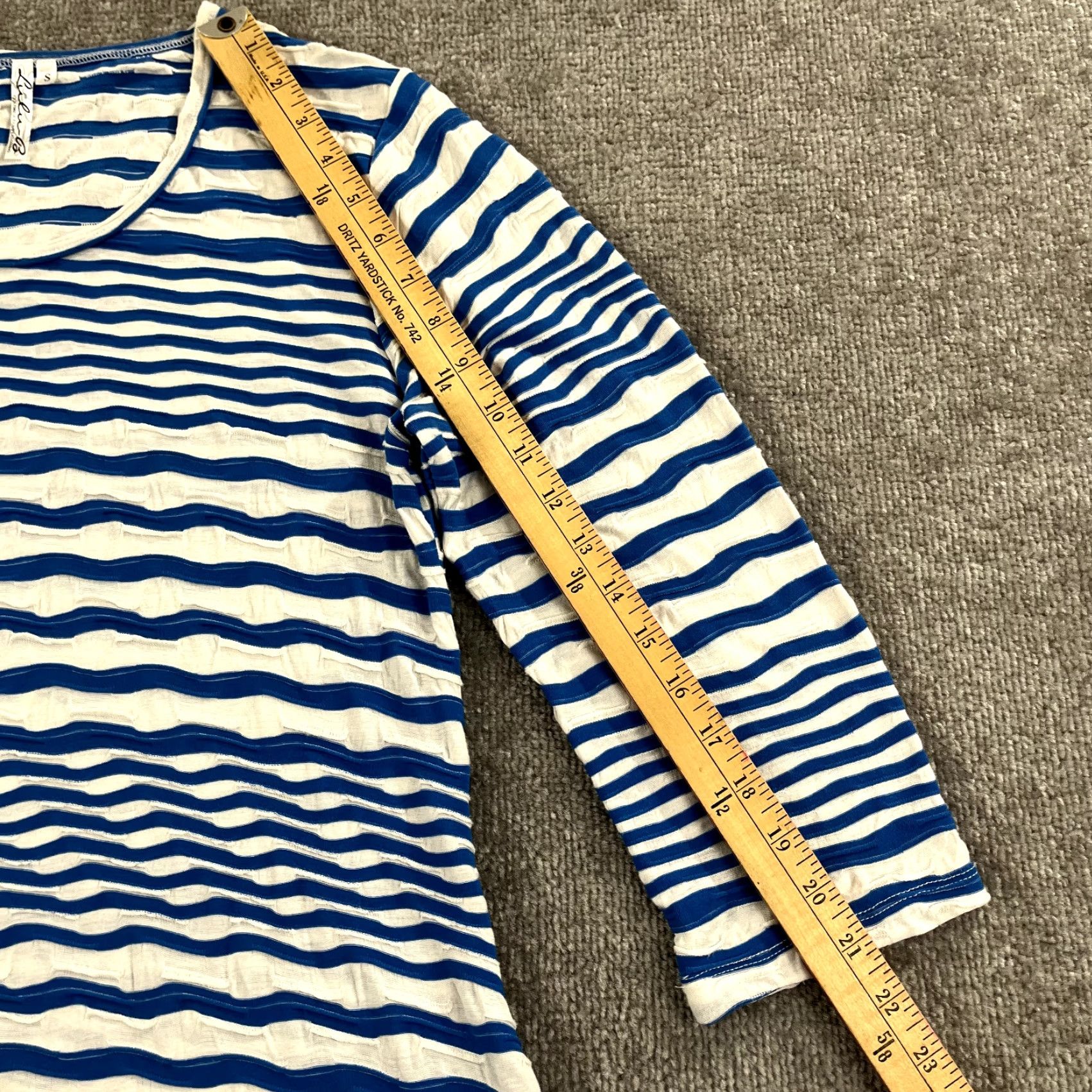 Vintage VINTAGE not applicable here; use Lulu-B Shirt Womens Small Blue White Striped Textured Tunic Top Pullover 3/4 SLV Size S / US 4 / IT 40 - 4 Thumbnail
