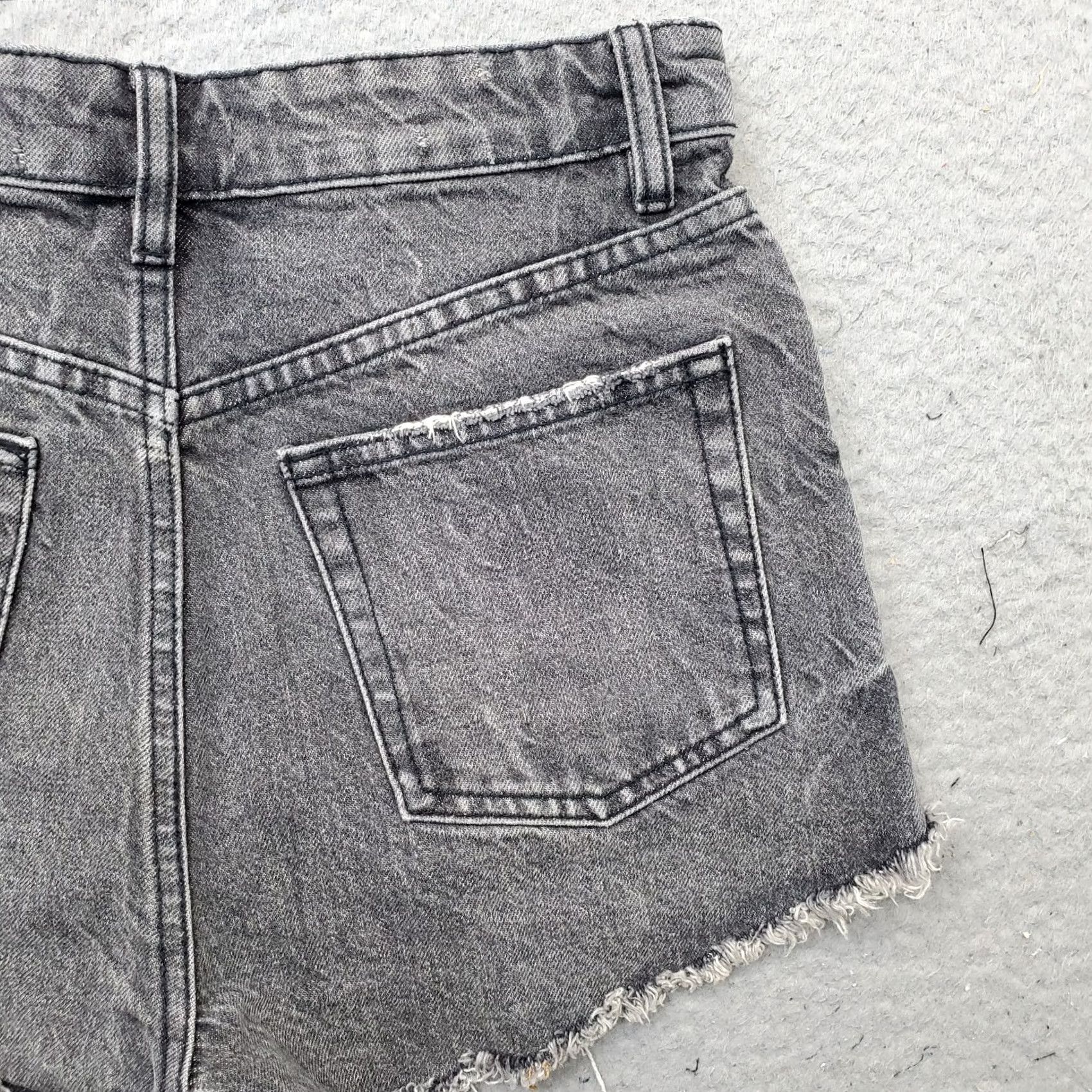 Zara Zara Womens 4 Gray Denim 5-Pocket Jean Shorts Casual Comfort Dark Wash Vintage-Check Free Size 27" / US 4 / IT 40 - 8 Thumbnail