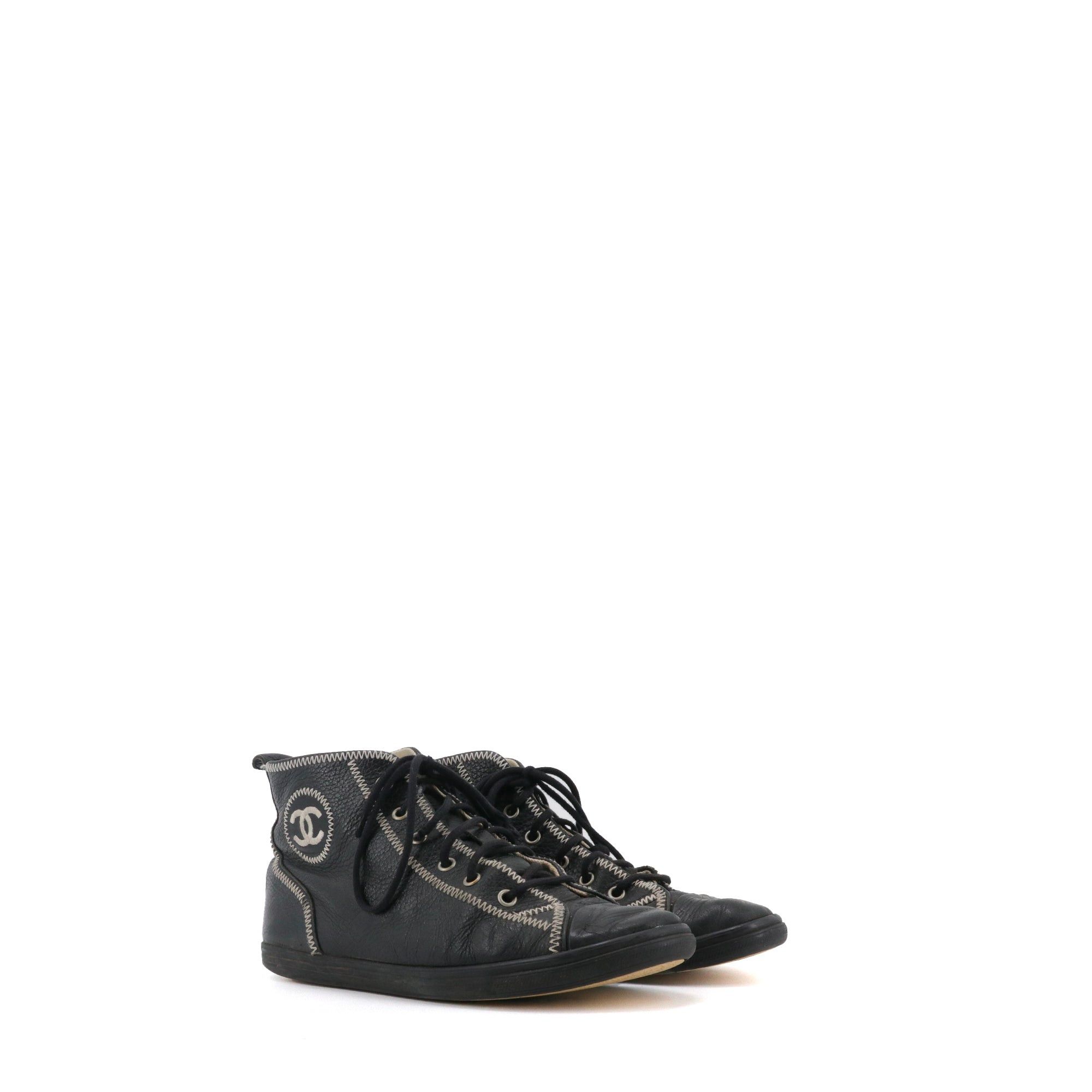 Chanel CHANEL - Chanel CC high-top sneakers in black leather (T38.5) Size US 7.5 / IT 37.5 - 1 Thumbnail