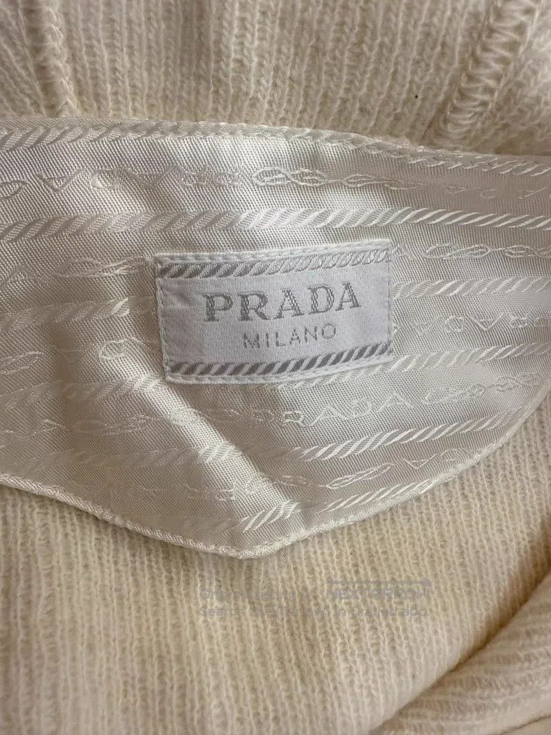 Prada Prada Beige hooded woollen sweater jacket Size US S / EU 44-46 / 1 - 3 Thumbnail