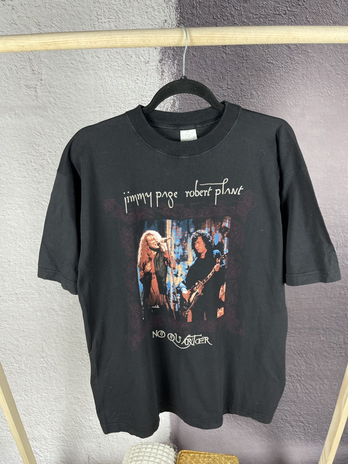 Band Tees Vintage Jimmy Page Robert Plant 1995 world tour no quarter Size US L / EU 52-54 / 3 - 3 Thumbnail