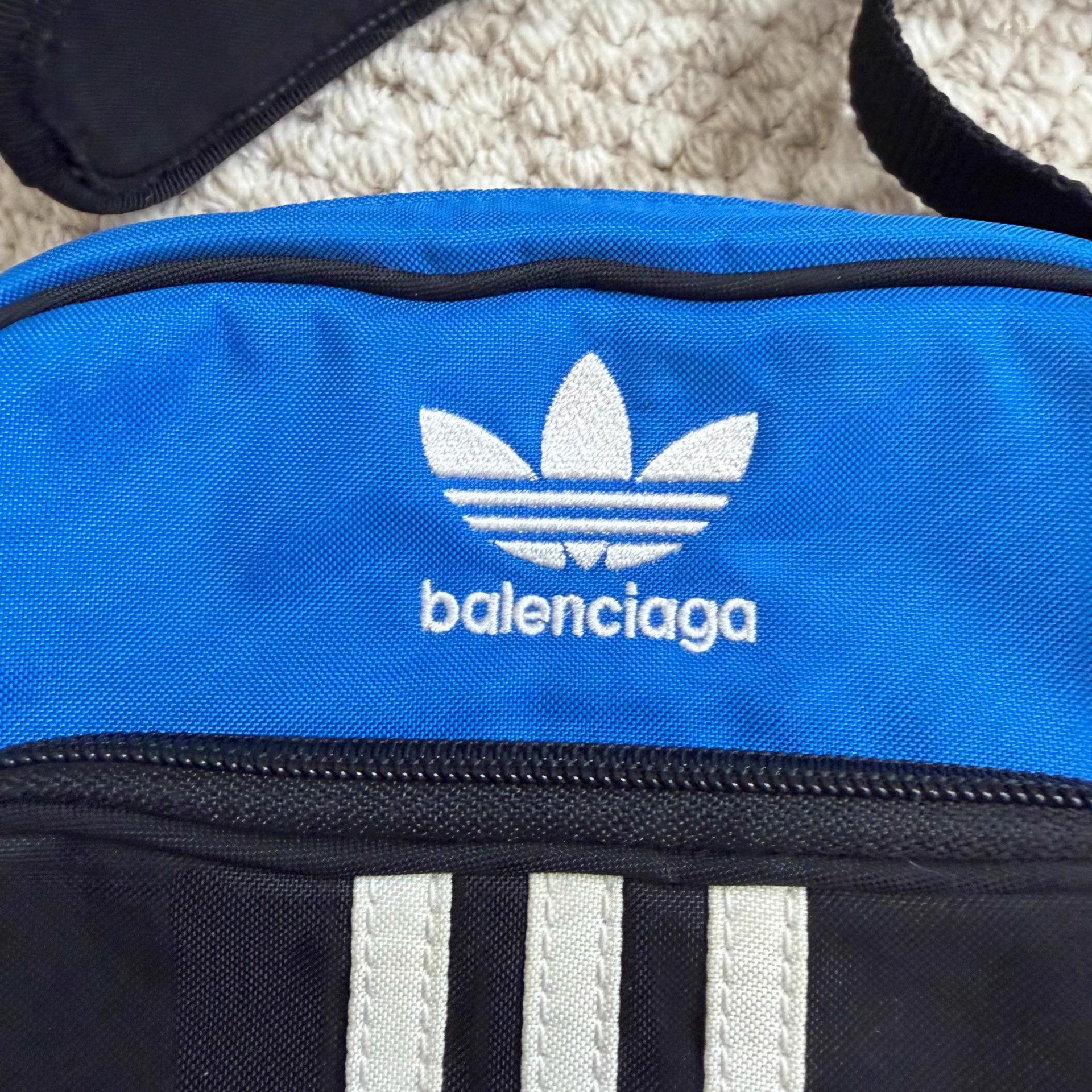 Balenciaga Balenciaga x adidas worn once black blue crossbody Size ONE SIZE - 2 Thumbnail