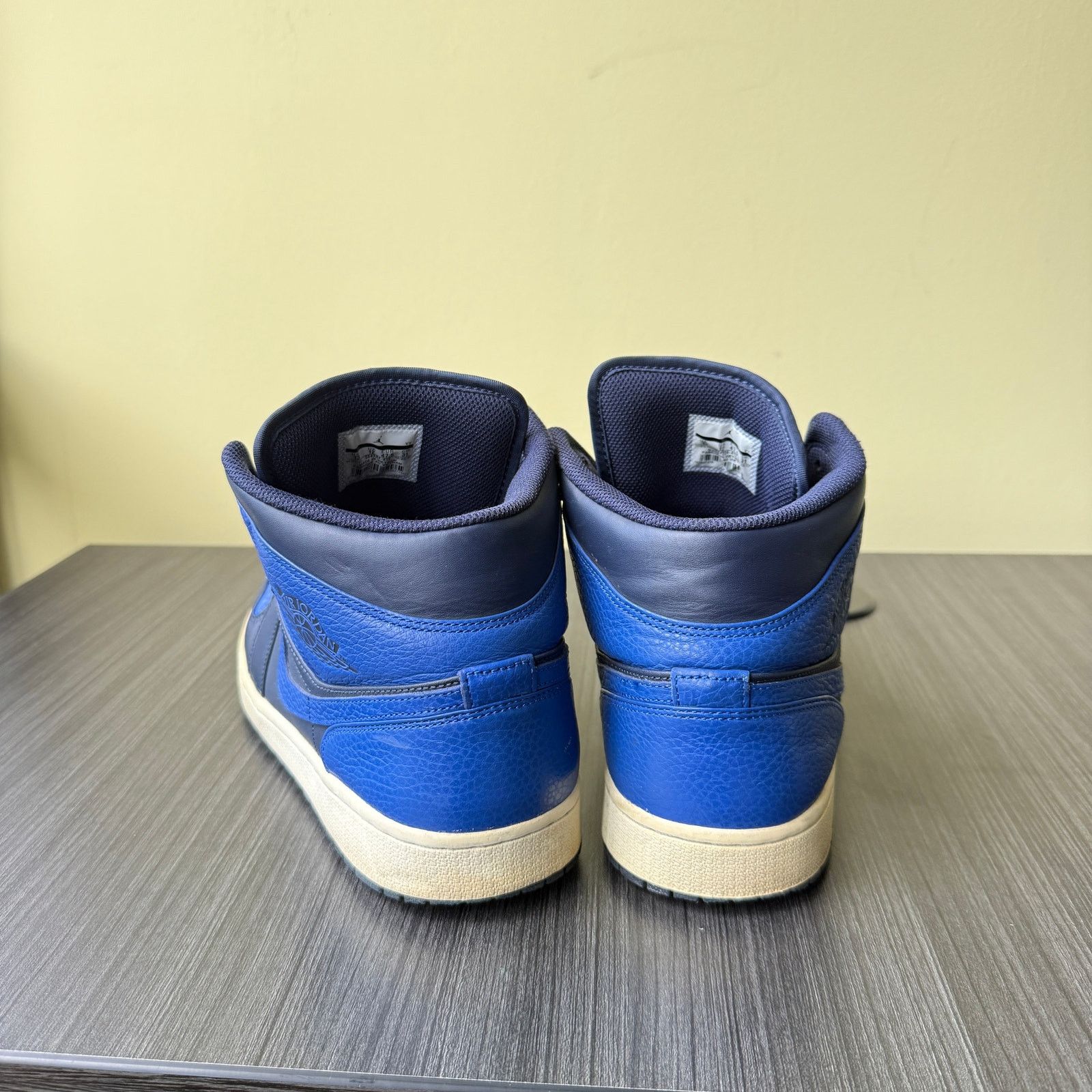 Jordan Brand Nike Air Jordan 1 2017 Mid Obsidian Royal 554724-412 Size 13 Size US 13 / EU 46 - 5 Thumbnail