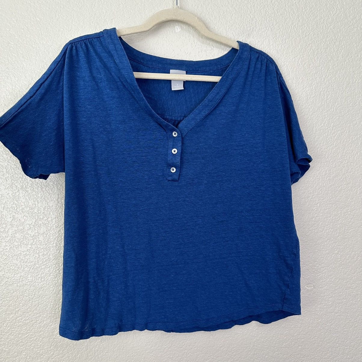 Chicos Chico’s 100% Linen Blue Stretch Henley Tee Size L / US 10 / IT 46 - 2 Thumbnail