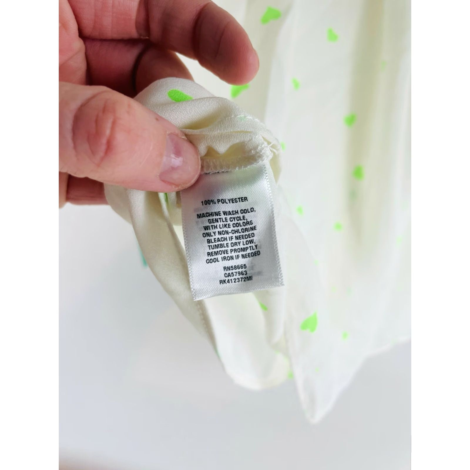 Vintage ABOUND Crop Shirt Women's Size XXS White Button Down w/ Heart Print & Pocket NWT Size XXS / US 00 / IT 34 - 6 Thumbnail