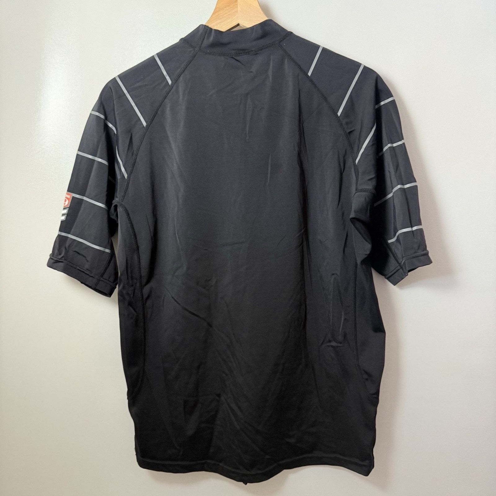 Dakine Dakine Swim Shirt Mens XL UV40 Short Sleeve Beach Summer Sun Size US XL / EU 56 / 4 - 2 Thumbnail