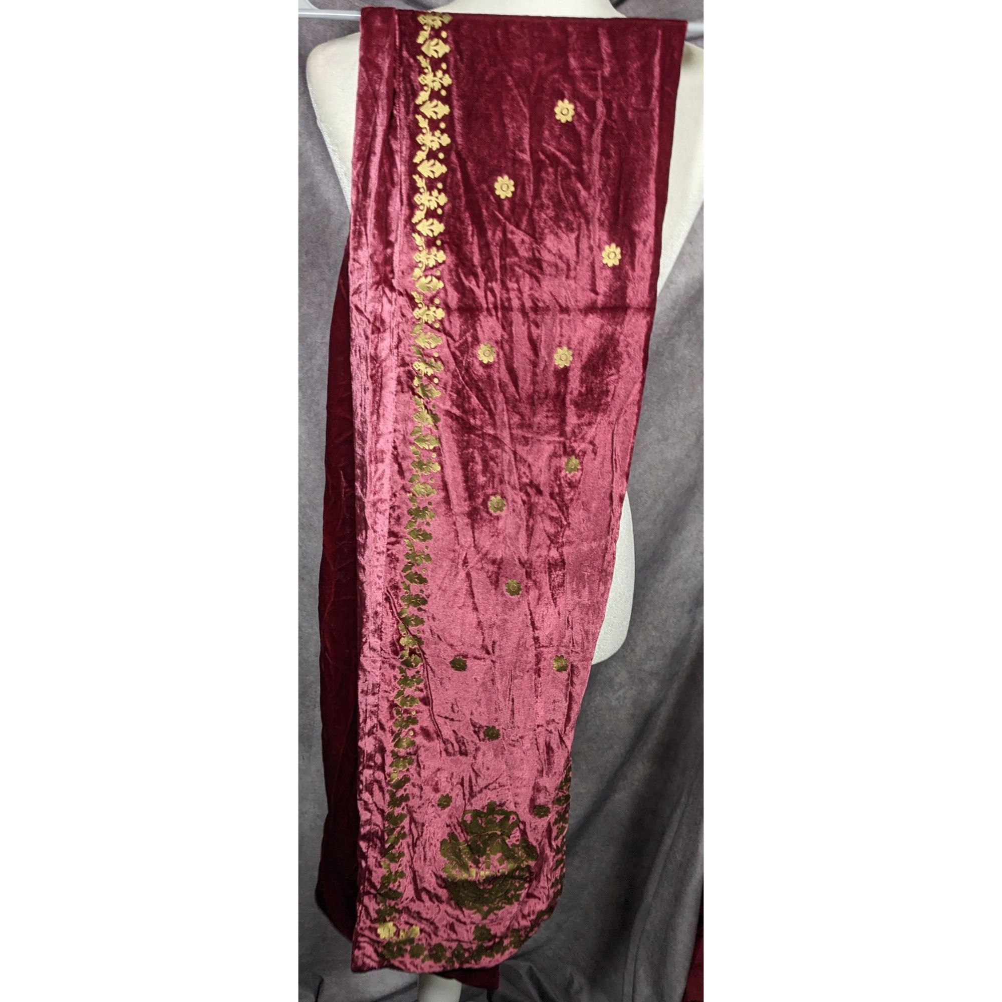 Other The Met Burgundy And Gold Velvet Royal Crest Scarf Size ONE SIZE - 13 Thumbnail