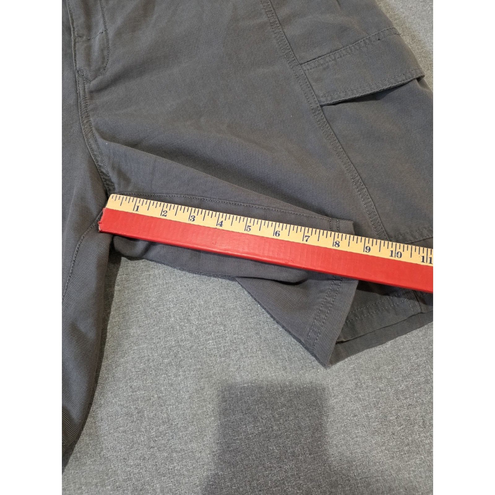 Tommy Bahama Tommy Bahama Mens Y2K Cargo Shorts Size 40 Gray Relax Size US 40 / EU 56 - 5 Thumbnail