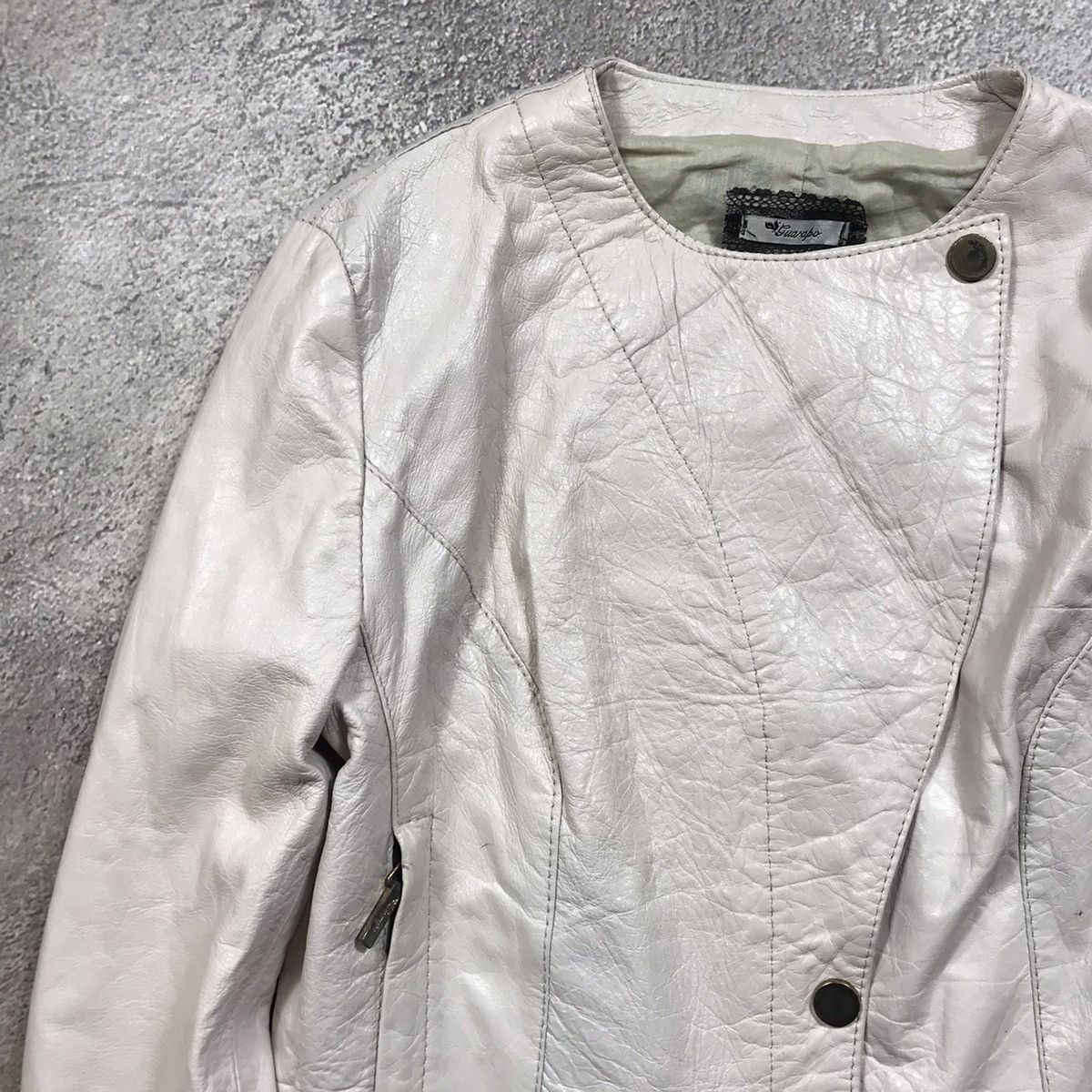 Vintage Vintage 90s Y2K Cropped Leather Jacket Cream Preppy Faded S Size S / US 4 / IT 40 - 3 Thumbnail