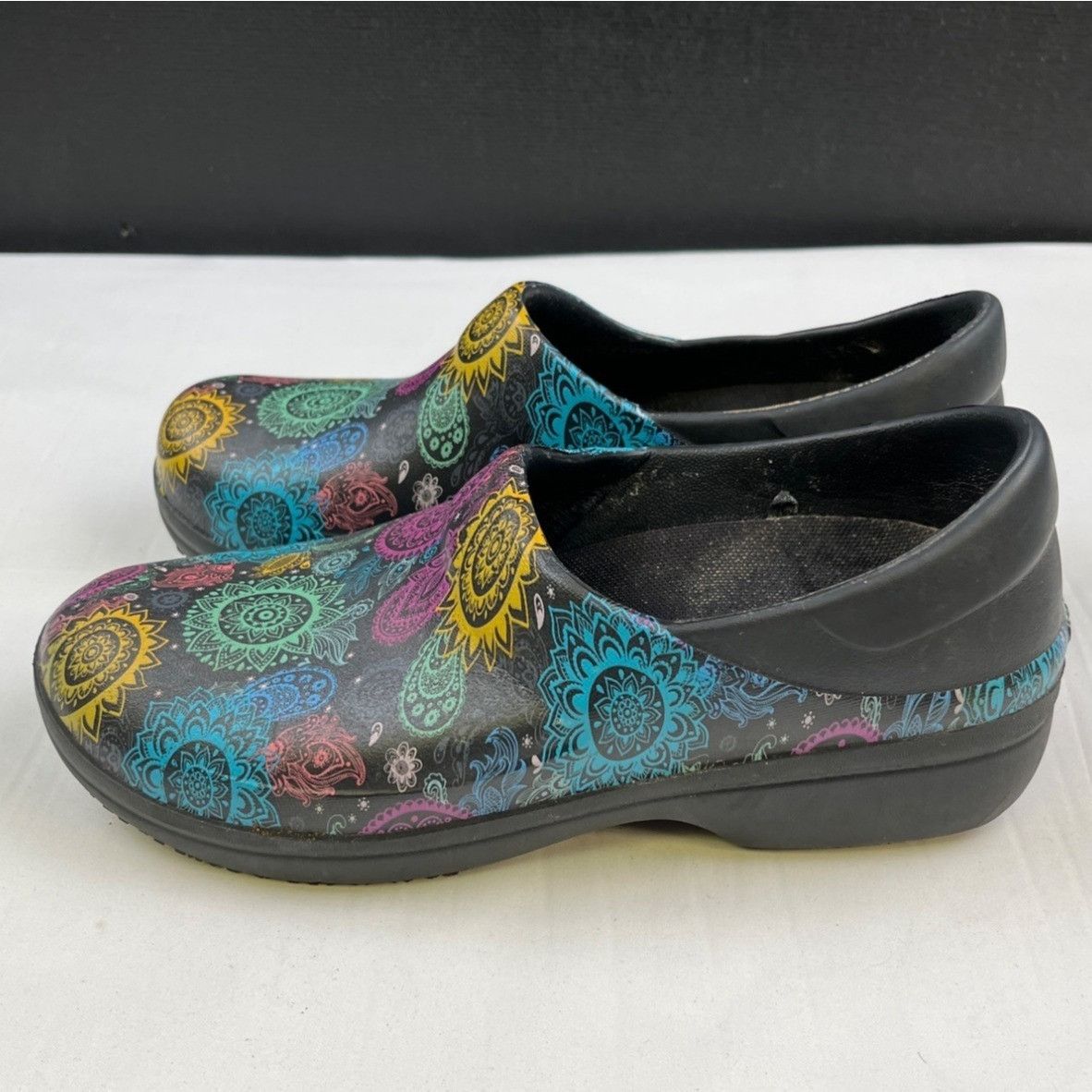 Crocs Crocs Women's Multicolor Slip Resistant Shoes/Clogs Sz W8 SK Size US 8 / IT 38 - 4 Thumbnail