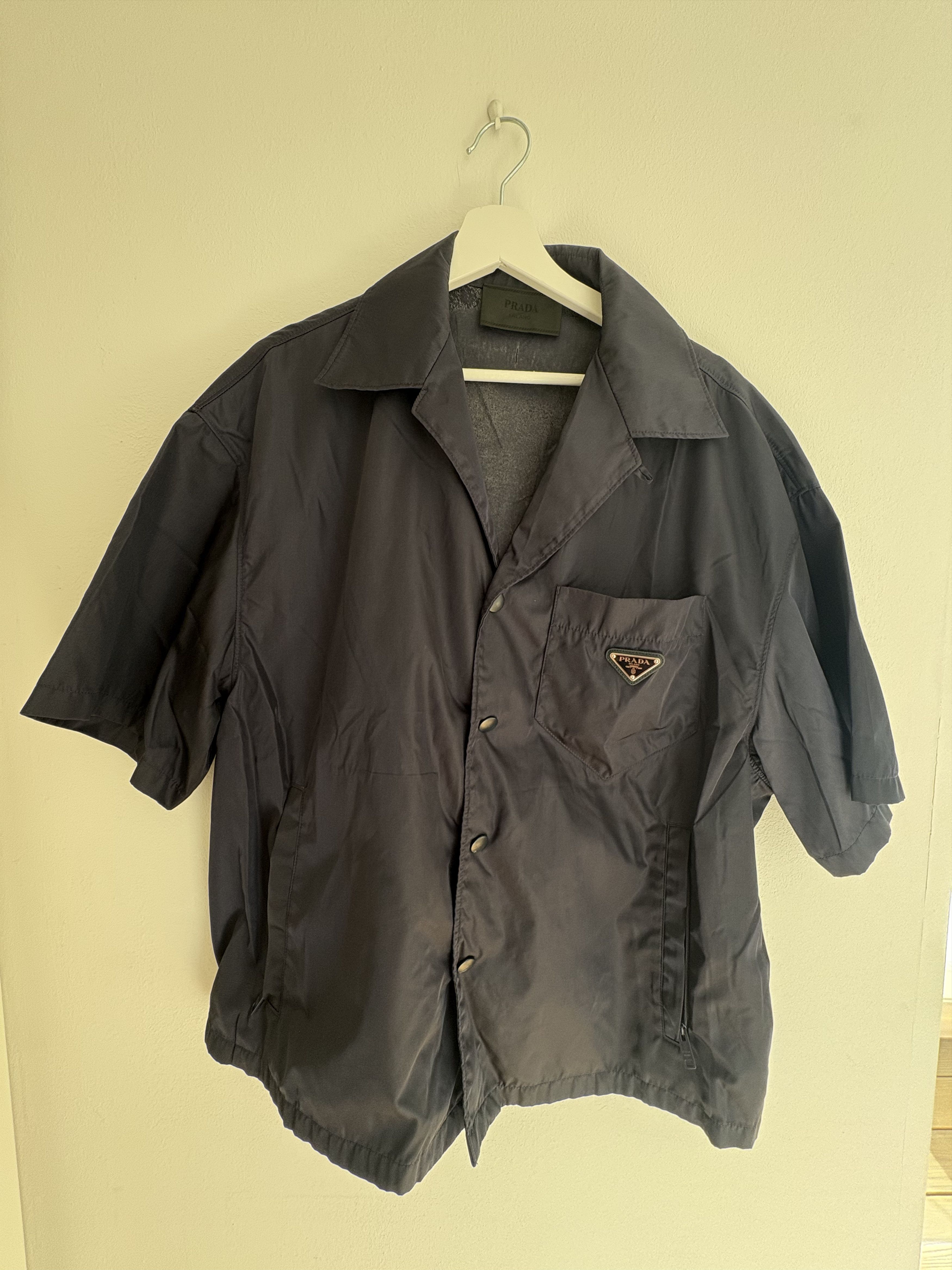 Short-Sleeve Shirt in Re-Nylon