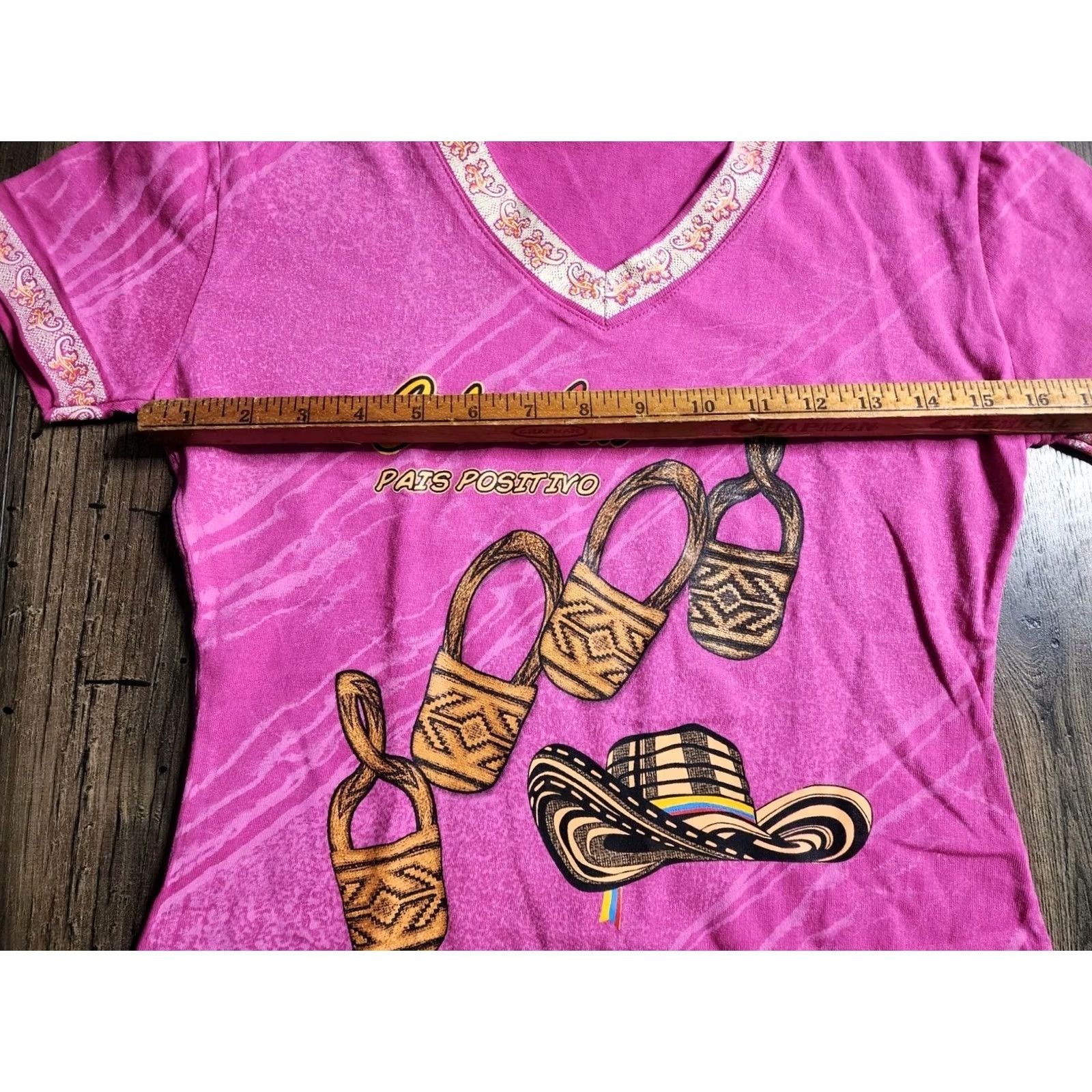 Vintage VINTAGE Womens M Columbia Pais Postivo V Neck Travel Souvenir T Shirt Size M / US 6-8 / IT 42-44 - 3 Thumbnail