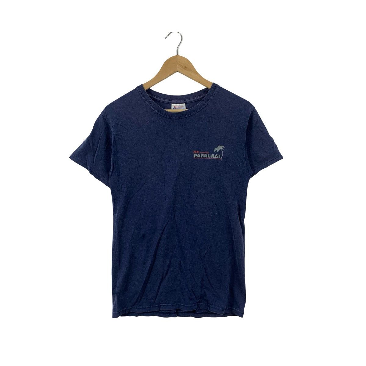 Vintage Vintage Papalagi Logo T-Shirt – Minimal Chest Print Dolphin Size US S / EU 44-46 / 1 - 2 Thumbnail
