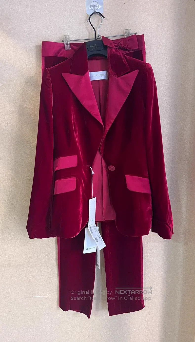 Valentino Valentino Red faux velvet suit Size S / US 4 / IT 40 - 1 Thumbnail