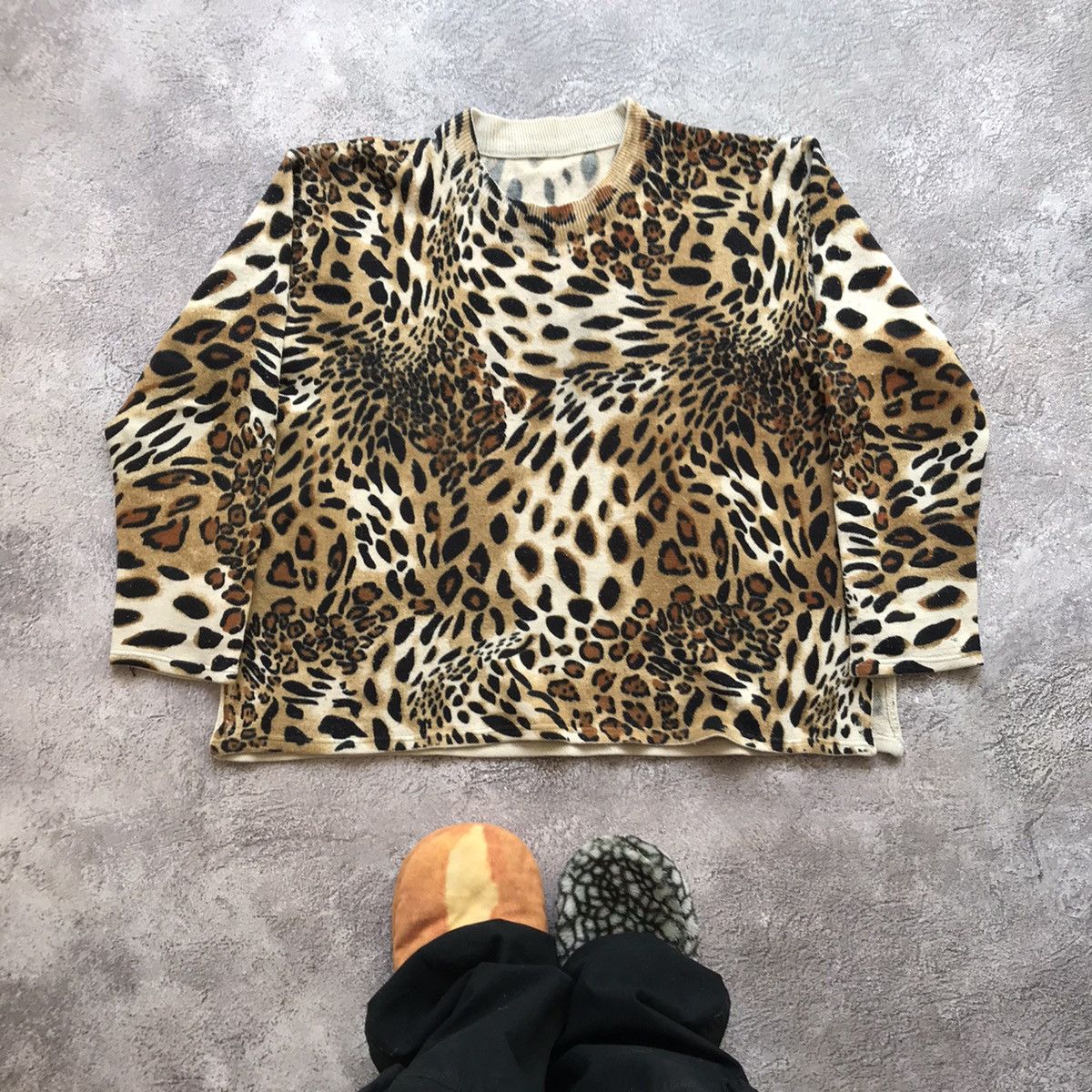 Vintage Vintage Y2K Abstract Leopard All Over Print Sweater Oversize Size XL / US 12-14 / IT 48-50 - 1 Thumbnail
