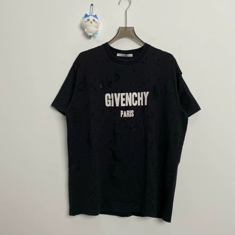 Givenchy givenchy oversized logo short sleeve t-shirt-dmc Size US L / EU 52-54 / 3 - 1 Thumbnail