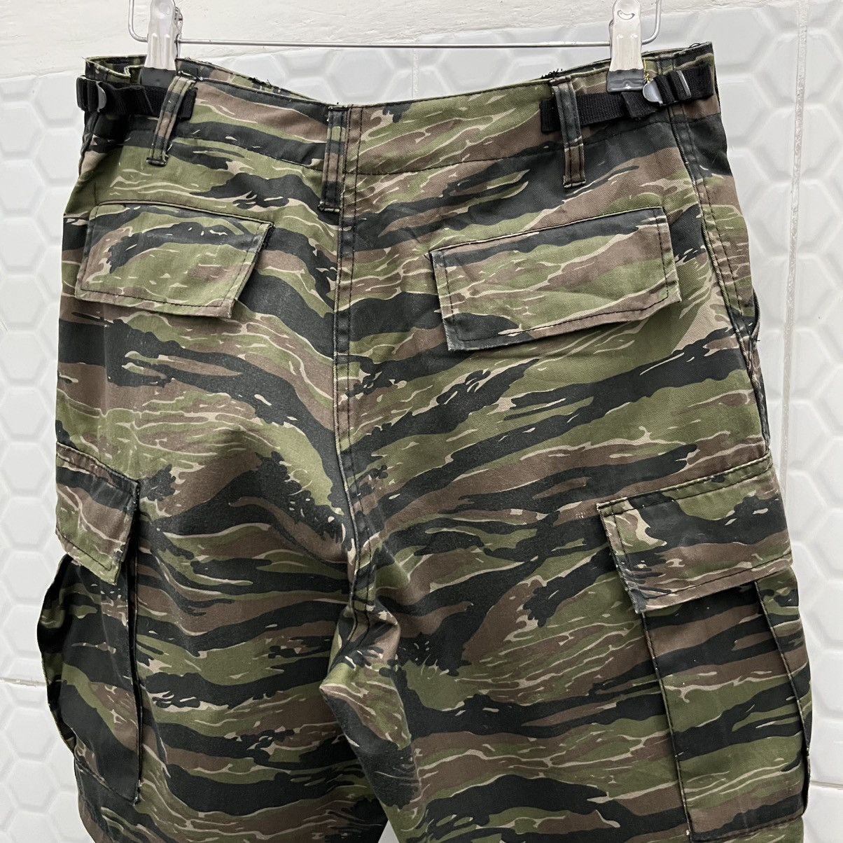Vintage Vintage Vietnam War Jungle Tiger Stripe Cargo Short Size US 30 / EU 46 - 4 Thumbnail