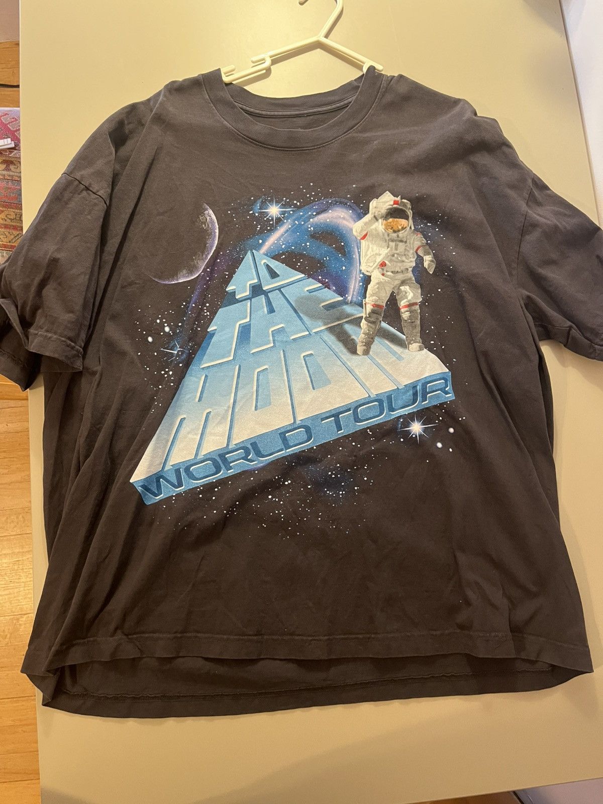 Vintage Authentic 2022 Kid Cudi To The Moon Tour Size US XL / EU 56 / 4 - 1 Thumbnail