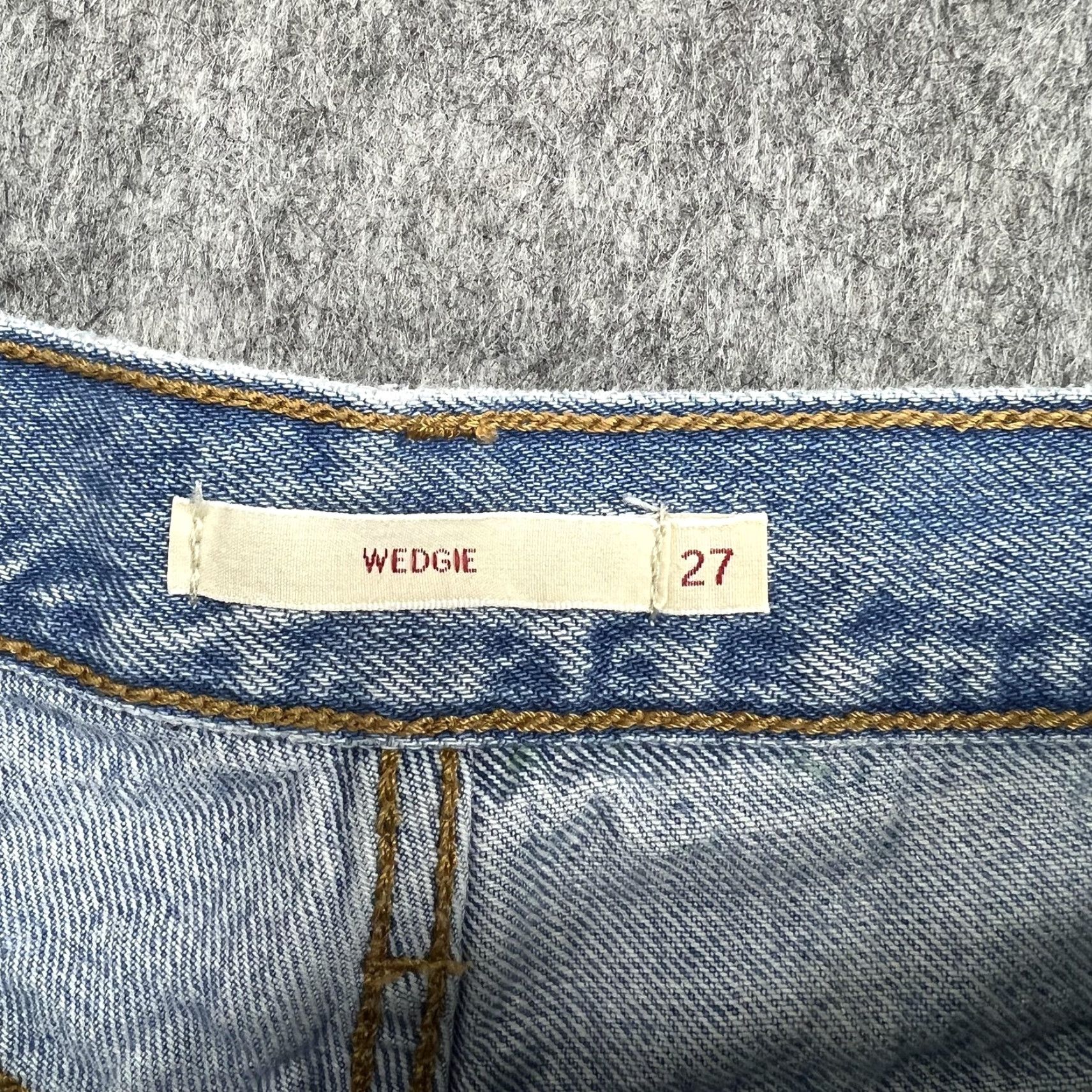 Levi's Levi's Wedgie Shorts Womens 27 Blue Distressed Cut-Off High Rise Button Fly Denim 5-Pocket Womens Jeans Shorts Blue Distressed 27 Mens? Women Size 27" / US 4 / IT 40 - 3 Thumbnail