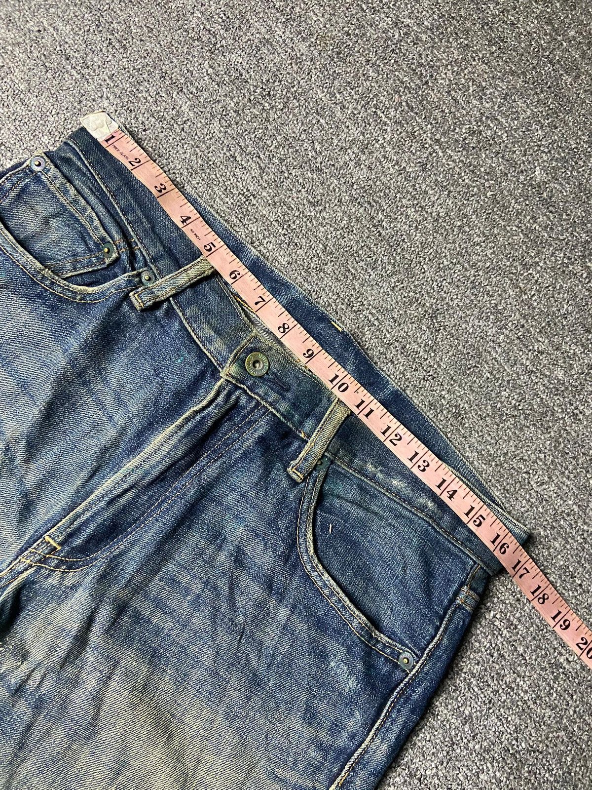 Uniqlo Uniqlo Distressed Denim Ripped Jeans (148) Size US 33 - 9 Thumbnail