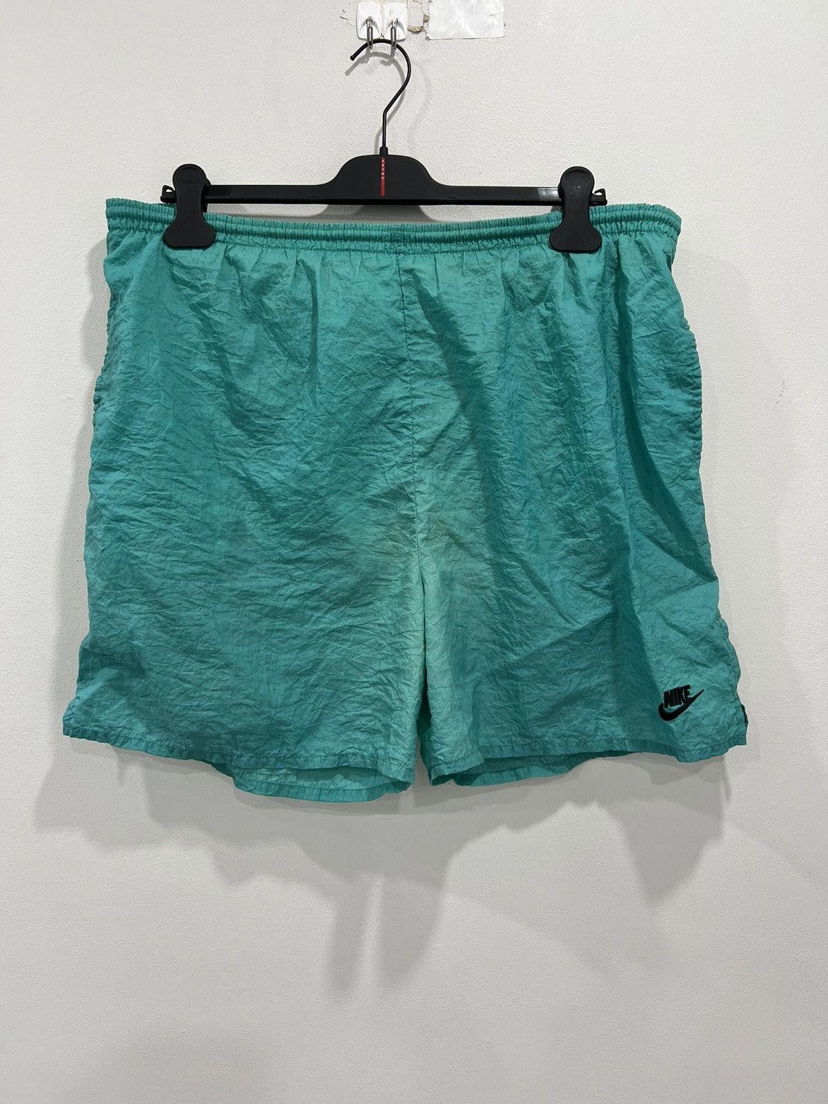 Nike Vintage Nike Shorts swoosh check Size US 34 / EU 50 - 1 Thumbnail