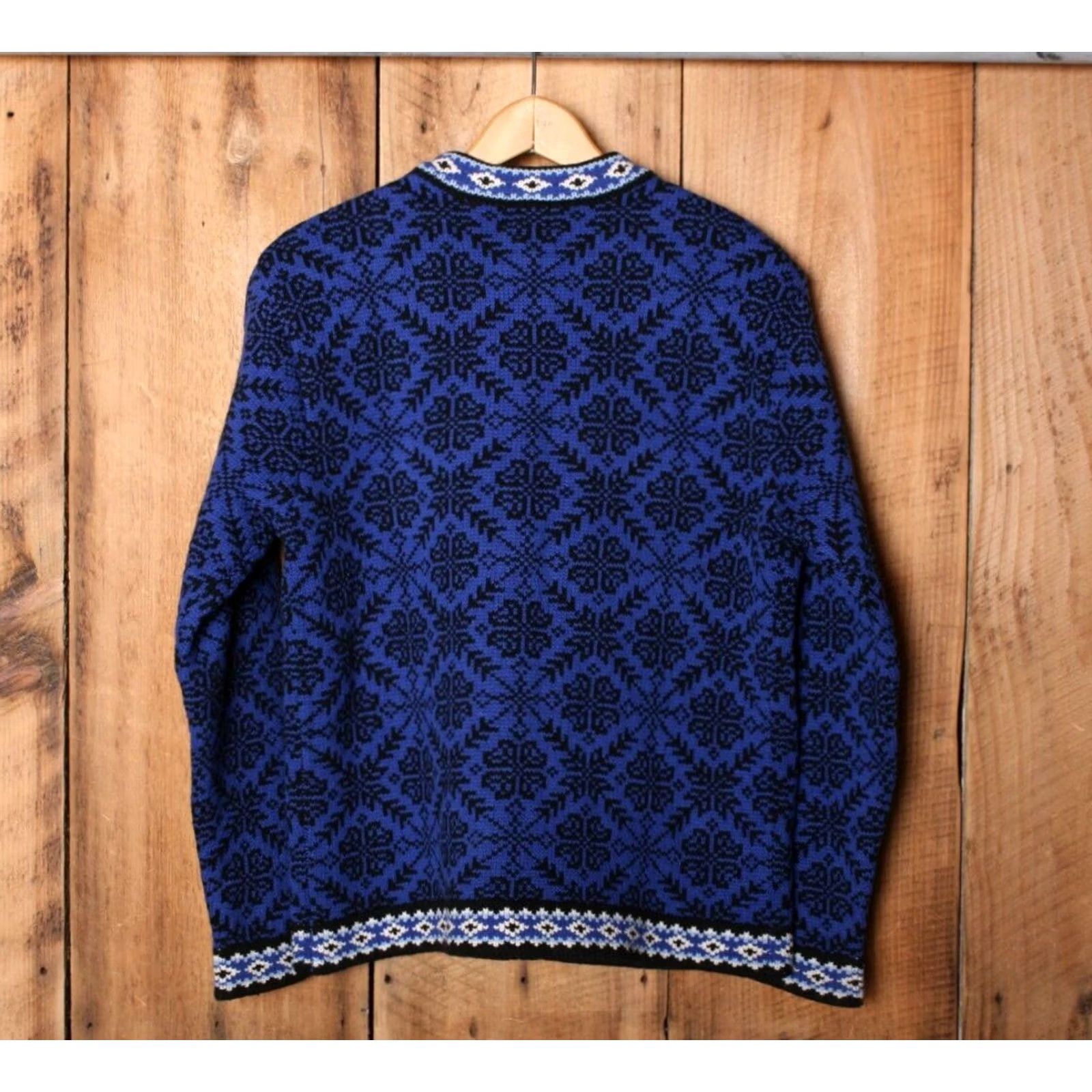 Vintage L.L. Bean Merino Wool Nordic Fair Isle Button Front Cardigan Sweater Women's M/L Cardigan Black Blue White 100% Merino Wool Womens Size M / US 6-8 / IT 42-44 - 5 Thumbnail