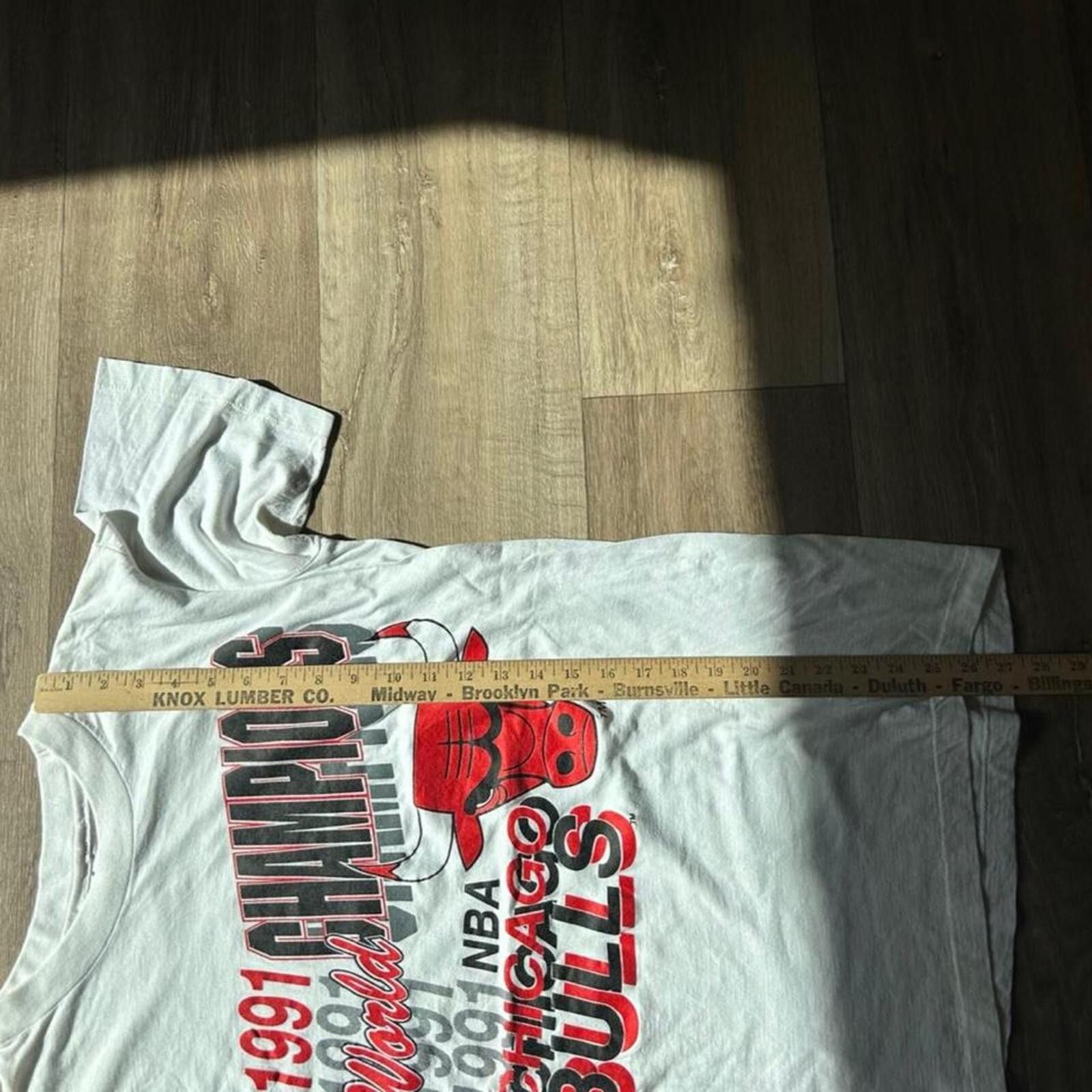 NBA Vintage Chicago Bulls 1991 NBA Champions white t shirt M Size US M / EU 48-50 / 2 - 6 Thumbnail