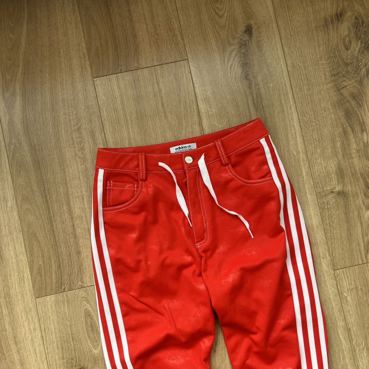 Adidas Adidas x Fiorucci Red Zip Ankle Angel Embossed Print Jogger Size 28" / US 6 / IT 42 - 2 Thumbnail