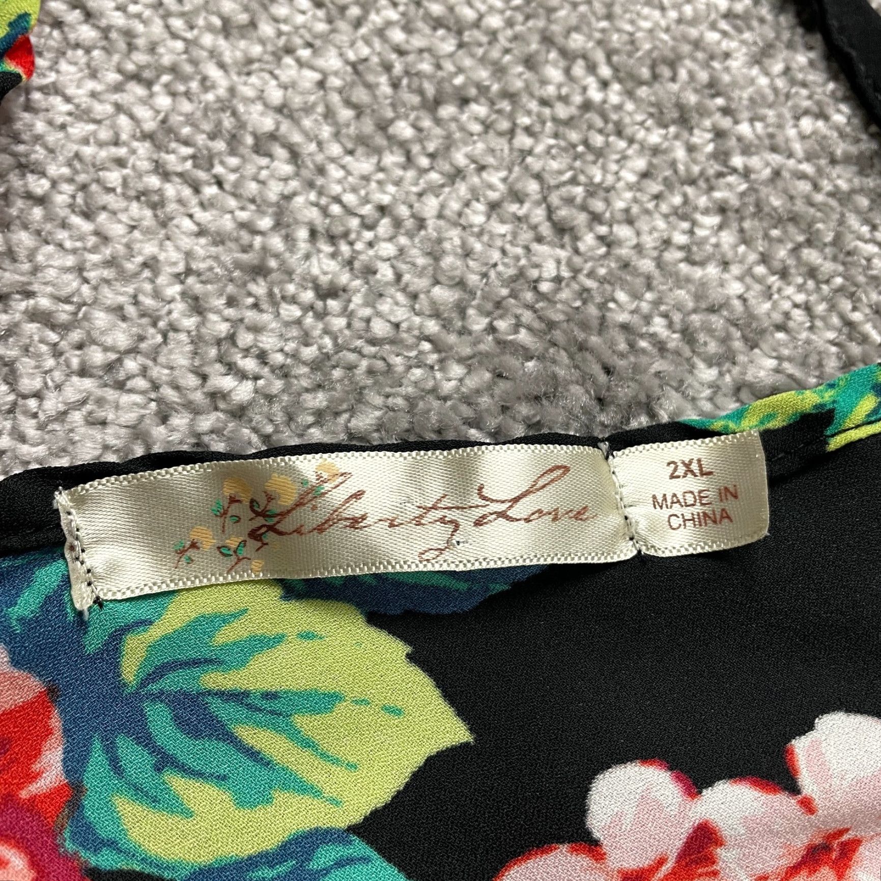 Bell Liberty Love Blouse Womens 2XL Multicolor Floral Long Bell Sleeve Casual Bohemian Colorful Flower Love Size XXL / US 16-18 / IT 52-54 - 3 Thumbnail