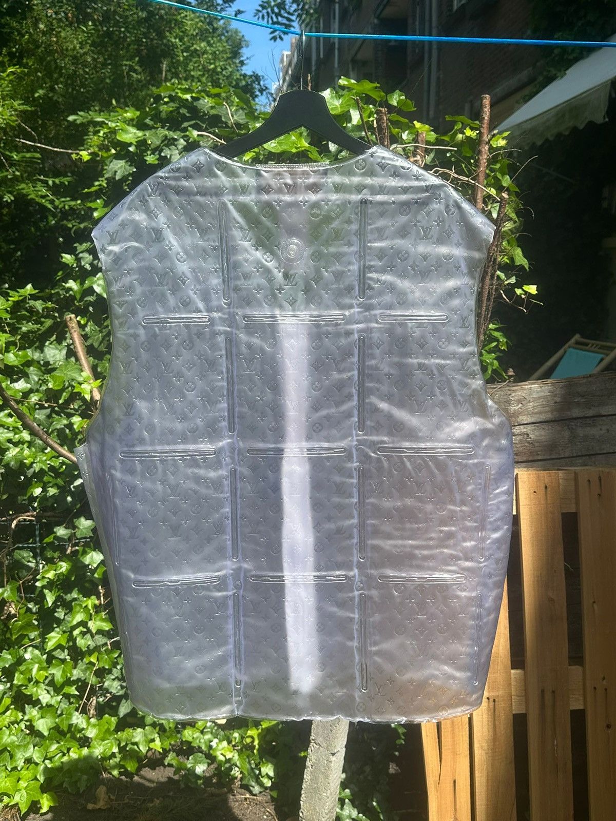Louis Vuitton Louis Vuitton Inflatable Monogram by Virgil Abloh Size US M / EU 48-50 / 2 - 2 Thumbnail
