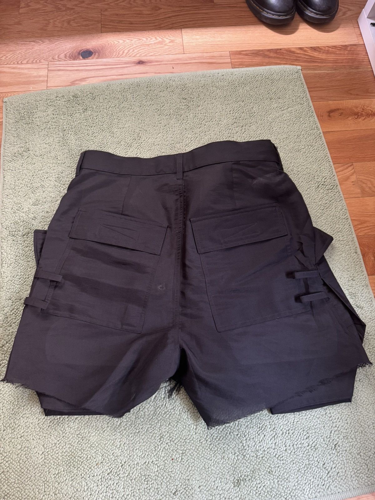 Rick Owens Rick Owens Black Silk and Nylon Blend Shorts – Size 33 Size US 33 - 2 Thumbnail