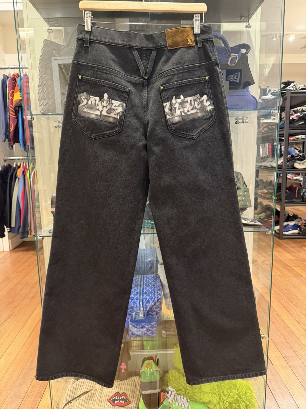 Louis Vuitton Louis Vuitton Black Denim Graffiti Jeans Size US 30 / EU 46 - 2 Thumbnail