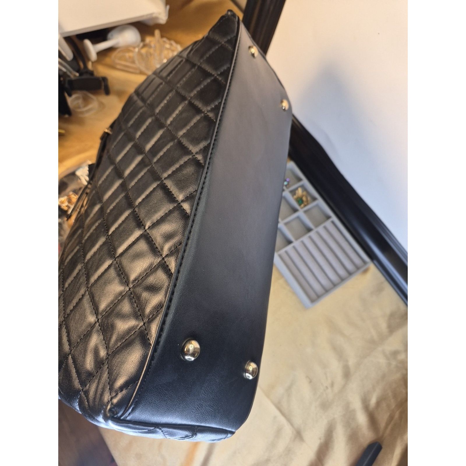 Badgley Mischka Badgley Mischka Studio Black Quilted Vegan Leather Handbag Size ONE SIZE - 7 Thumbnail