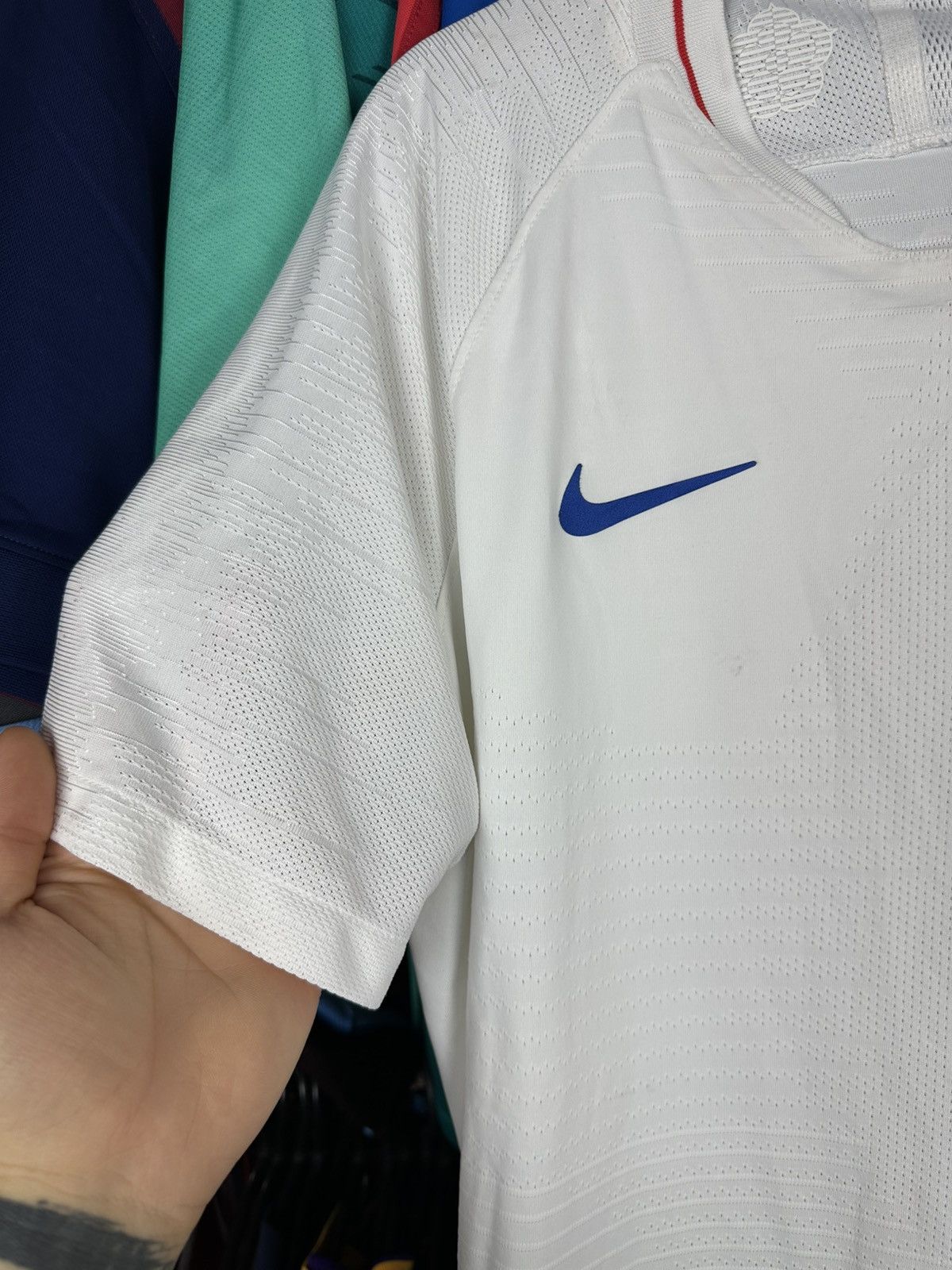 Nike ENGLAND NATIONAL TEAM 2018/19 FOOTBALL SHIRT JERSEY NIKE Size US M / EU 48-50 / 2 - 8 Thumbnail