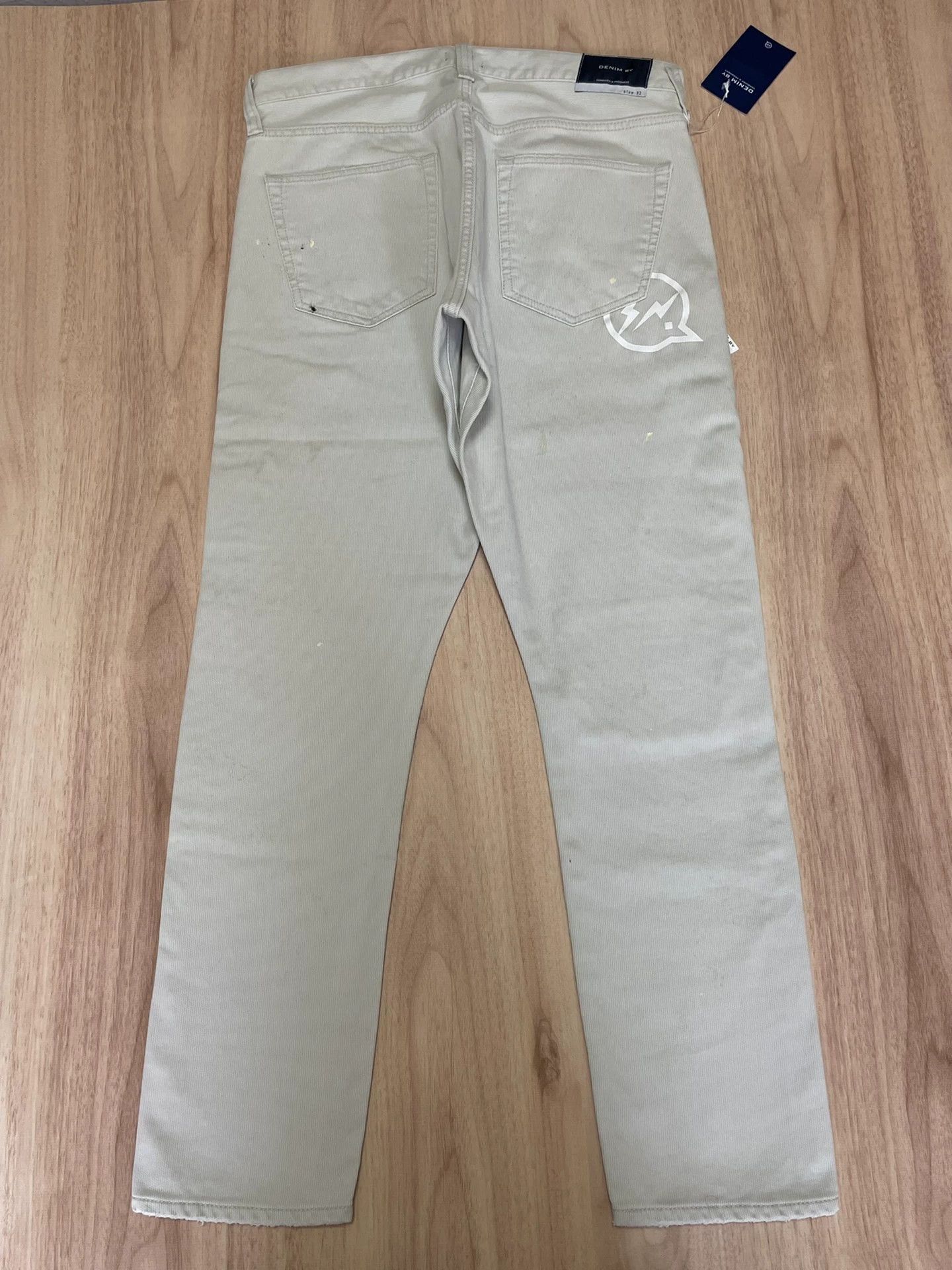 Vanquish Beige Distressed Denim Pants Size 32 Size US 32 / EU 48 - 2 Thumbnail