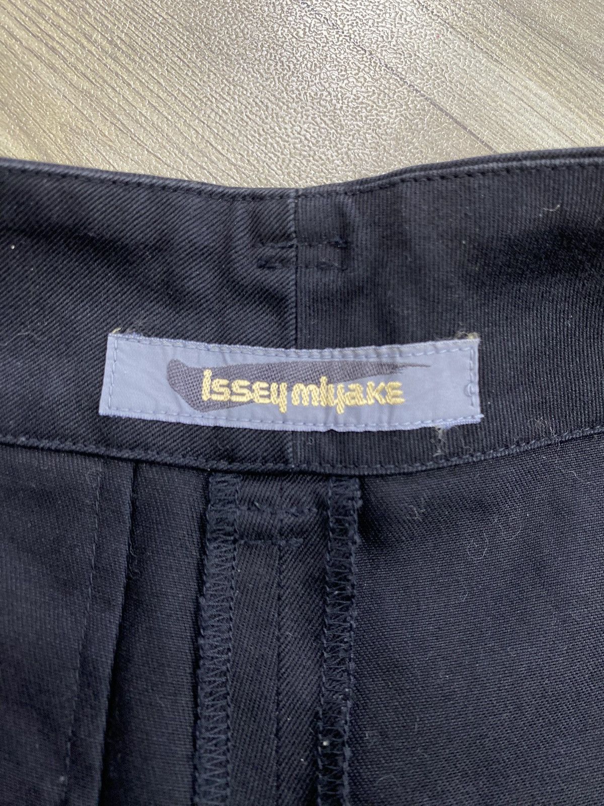 Issey Miyake 1990s Vintage Issey Miyake Men Trousers Pants Size US 28 / EU 44 - 12 Thumbnail