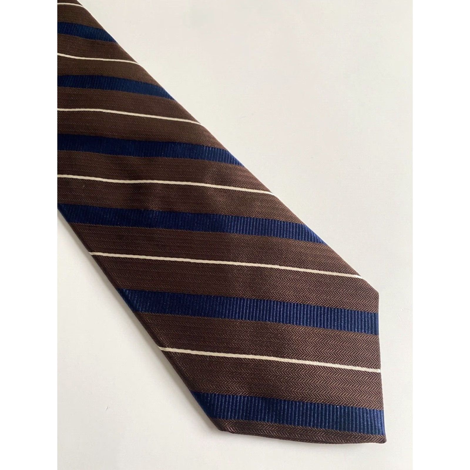 Vintage Hickey Freeman Men’s Luxury Silk Tie Hand Made in USA Fabric Woven in Italy Striped 100% Silk Brown 58" Length 3.5" Width Classic Tie Mens Size ONE SIZE - 6 Thumbnail