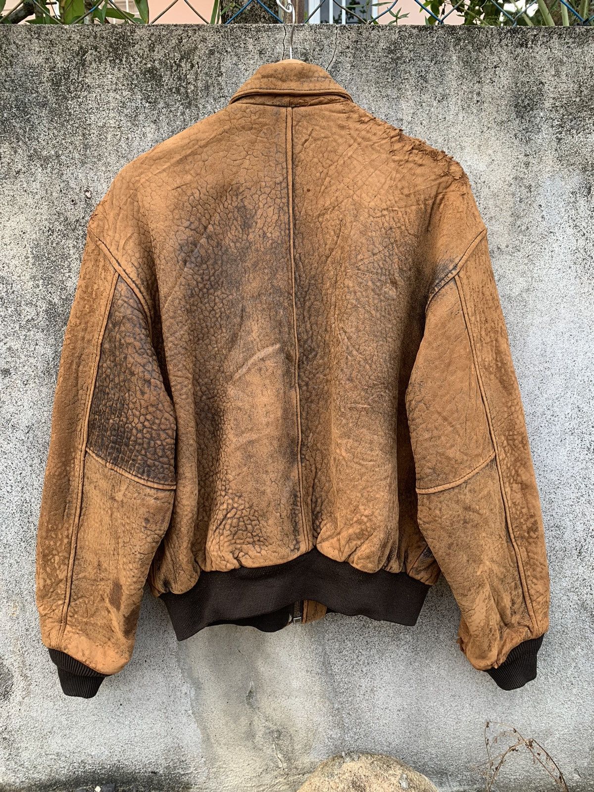 Avirex Avirex distressed thrashed leather flight jacket Size US L / EU 52-54 / 3 - 4 Thumbnail