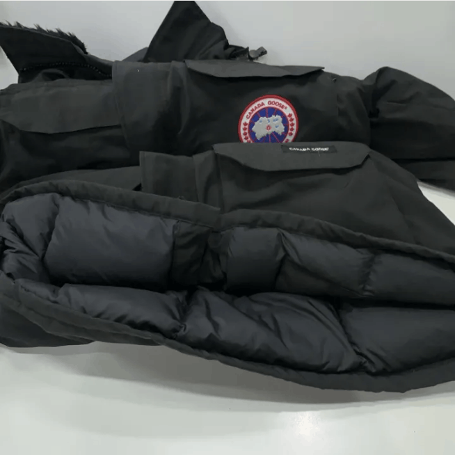 Canada Goose Canada Goose Down Parka Size US L / EU 52-54 / 3 - 3 Thumbnail