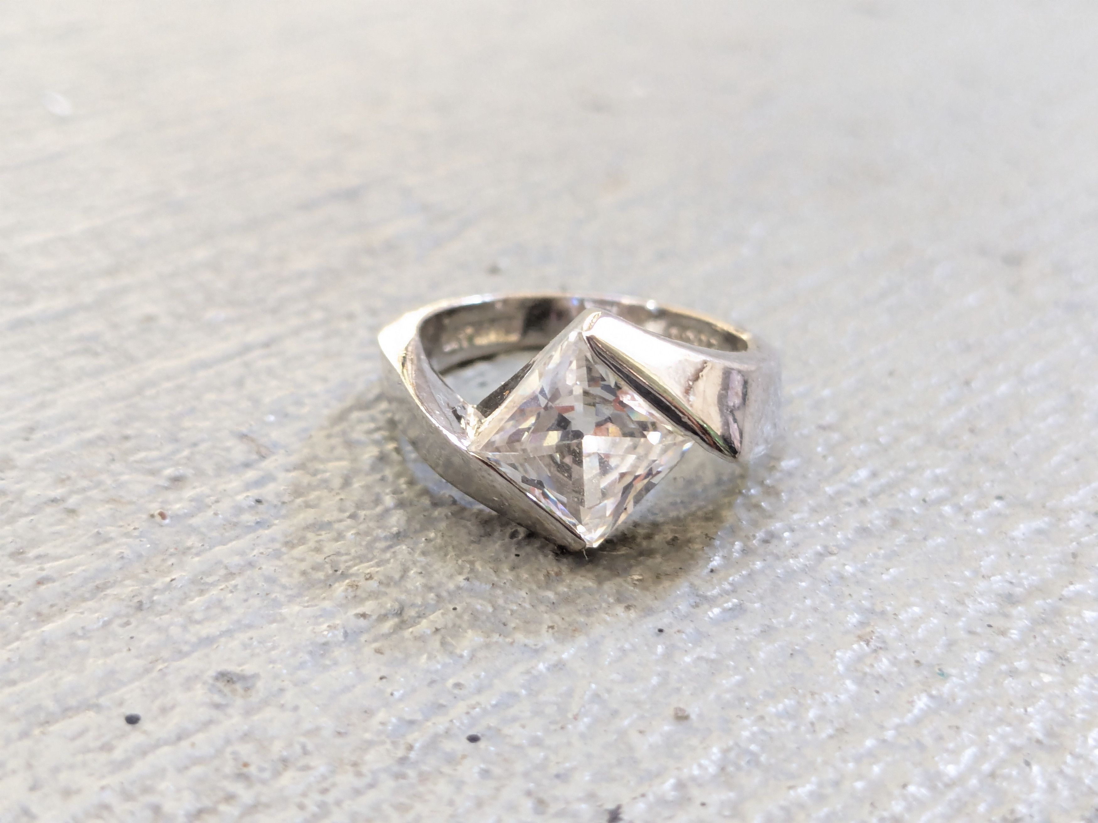 Jewelry Vintage Sterling Silver Ring 6.75 CZ Square Band Modern Size ONE SIZE - 4 Thumbnail
