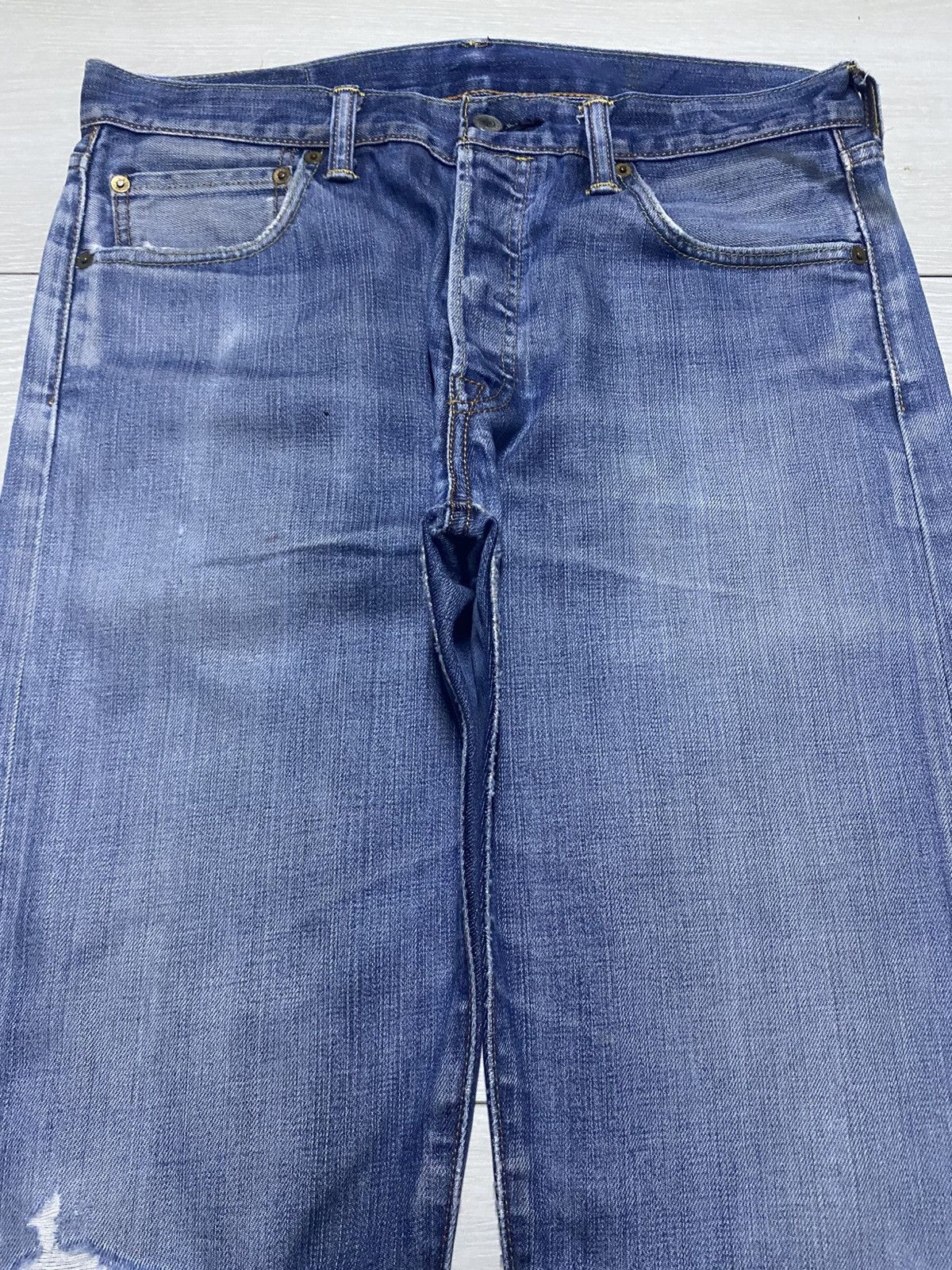 Levi's Vintage Levis 501 Y2K Faded Wash Distressed Loose Jeans Size US 33 - 3 Thumbnail