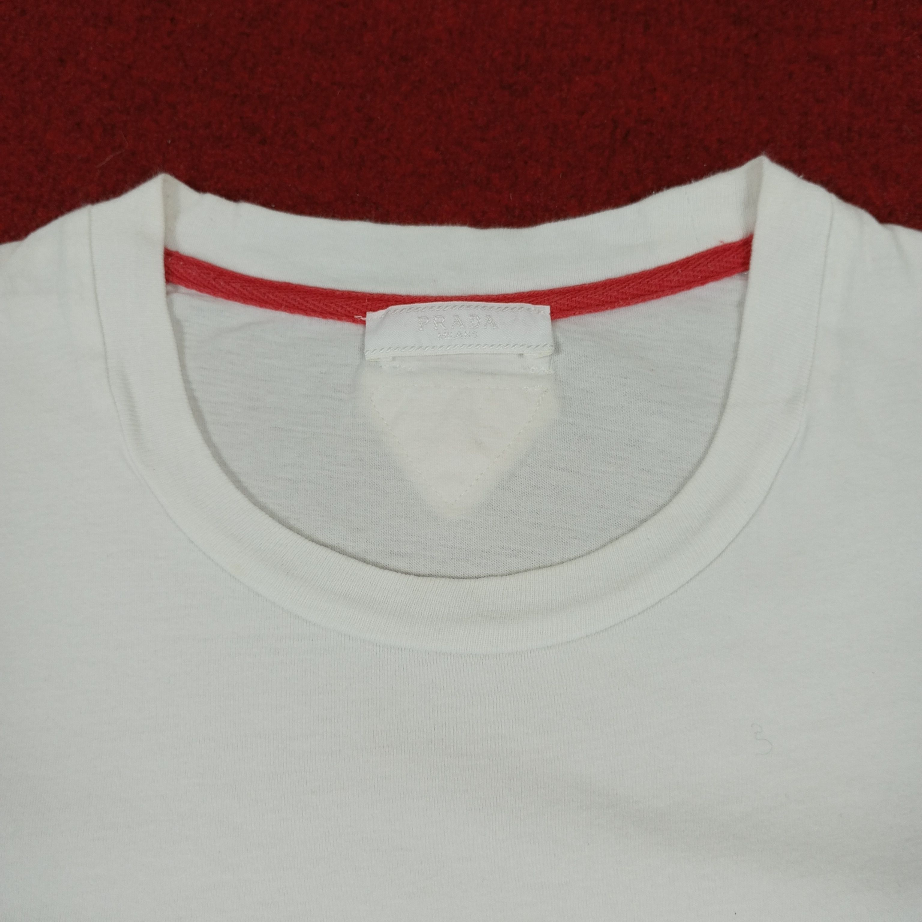 Vintage Prada Milano Luxury Fashion Brand Center Design Tshirt Size US M / EU 48-50 / 2 - 7 Thumbnail