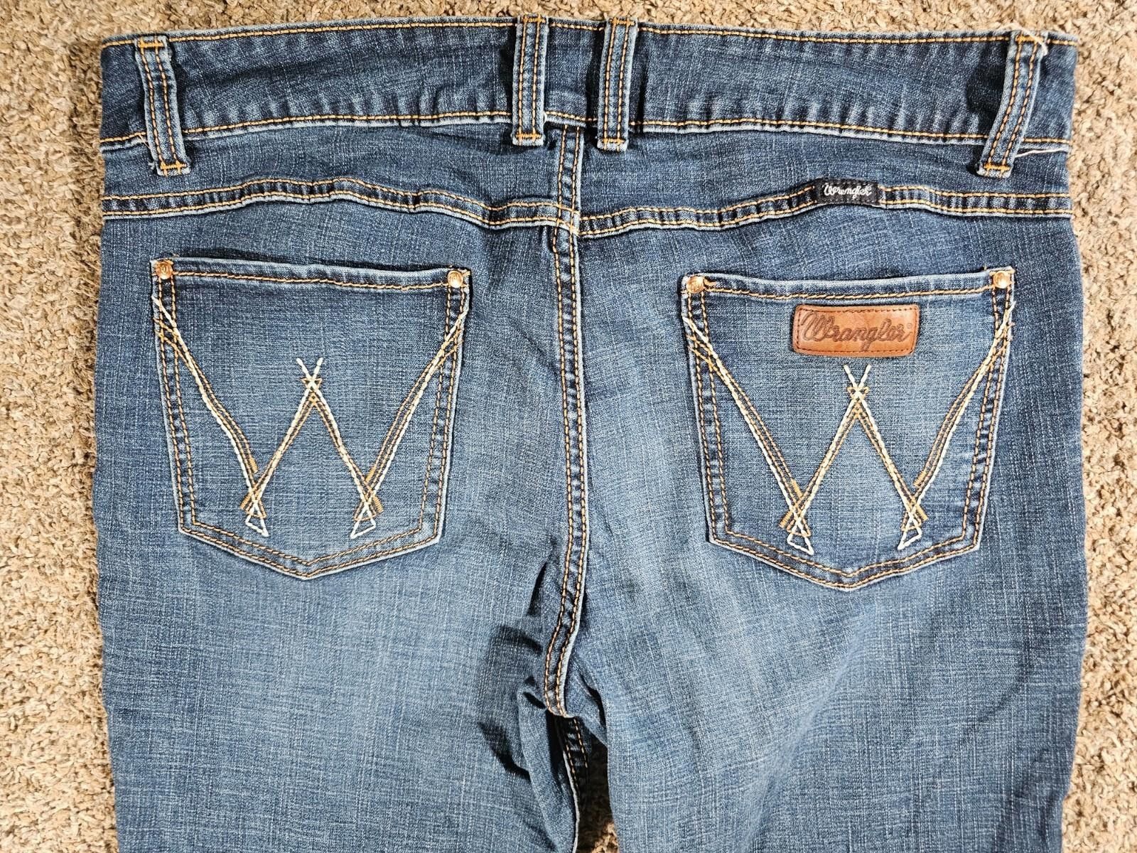 Wrangler Wrangler Jeans Women's 15x32 Blue Boot Cut Western Cowgirl Size 30" / US 8 / IT 44 - 8 Thumbnail