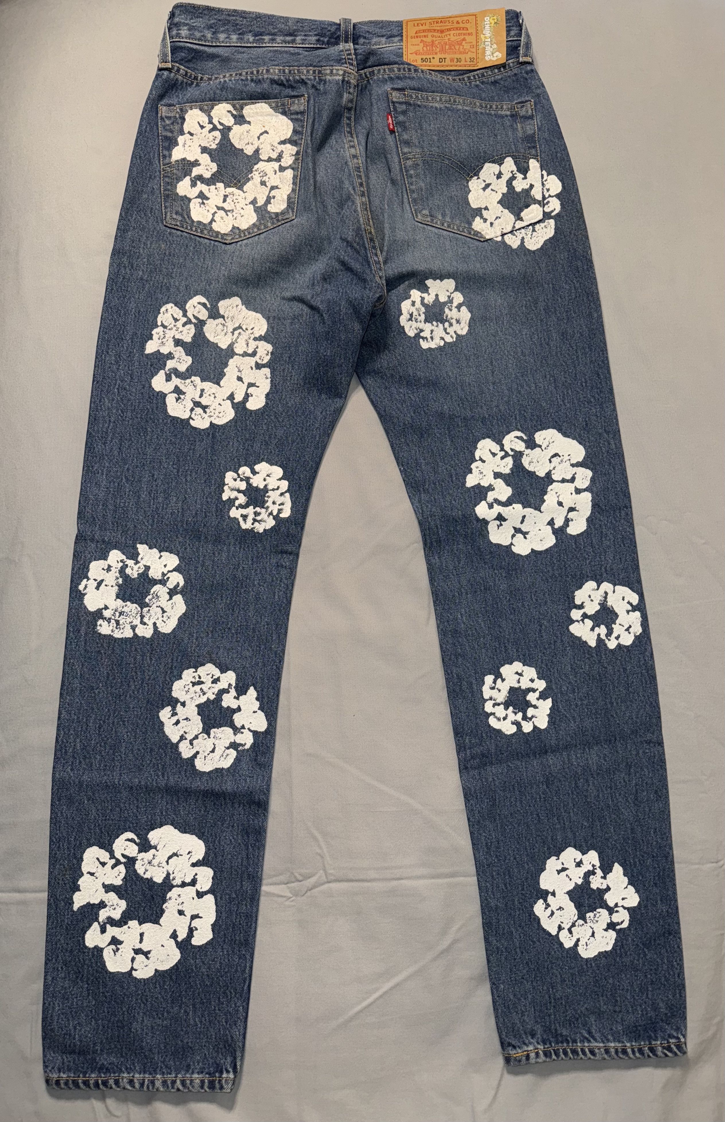 DENIM TEARS × Levi's Denim Tears The Cotton Wreath Jean Dark Wash Size US 30 / EU 46 - 2 Thumbnail
