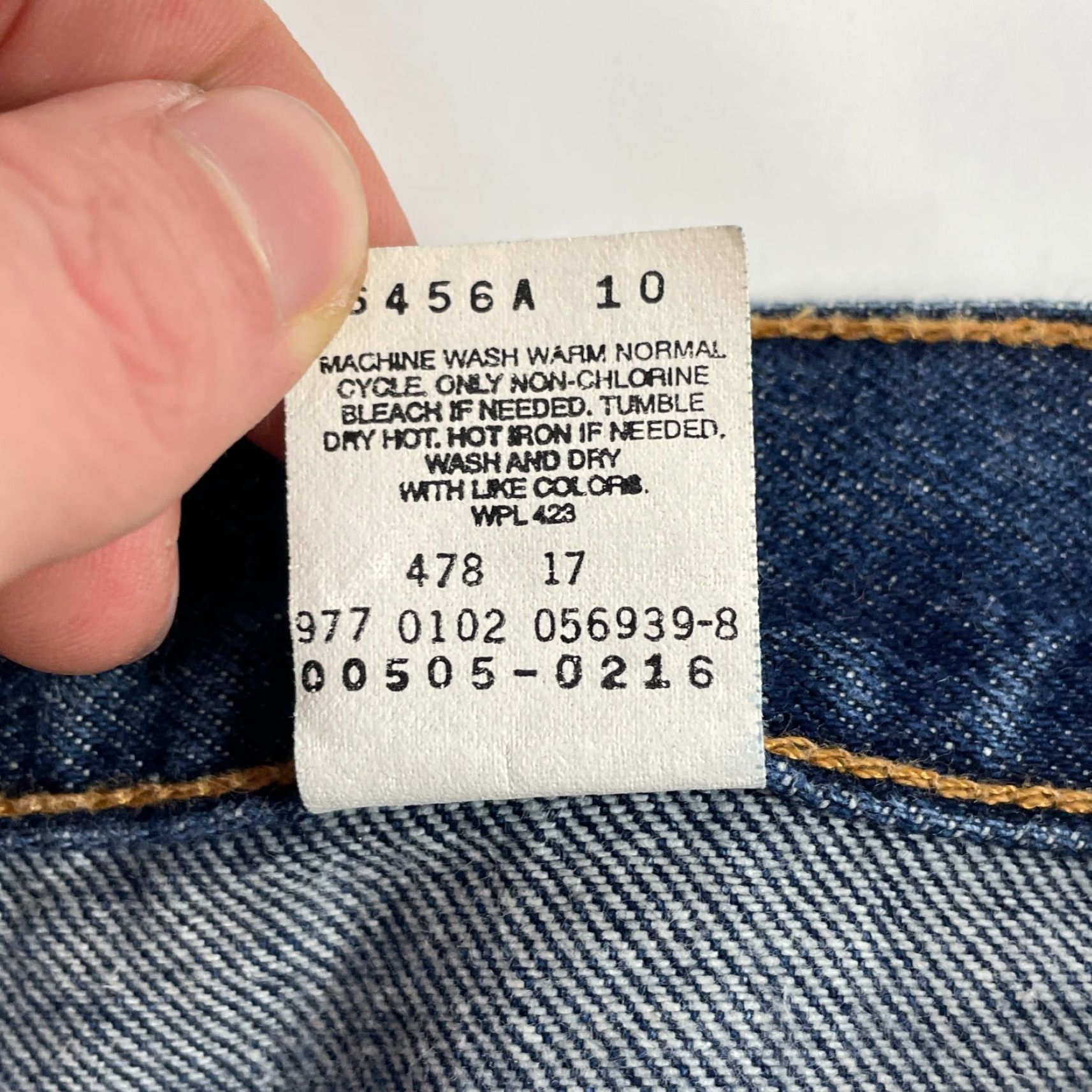 Levi's VINTAGE Levi's 505 Jeans Mens 36 x 29 Blue Straight Leg Dark Wash Denim Western Streetwear Y2K Mens Size US 36 / EU 52 - 7 Thumbnail